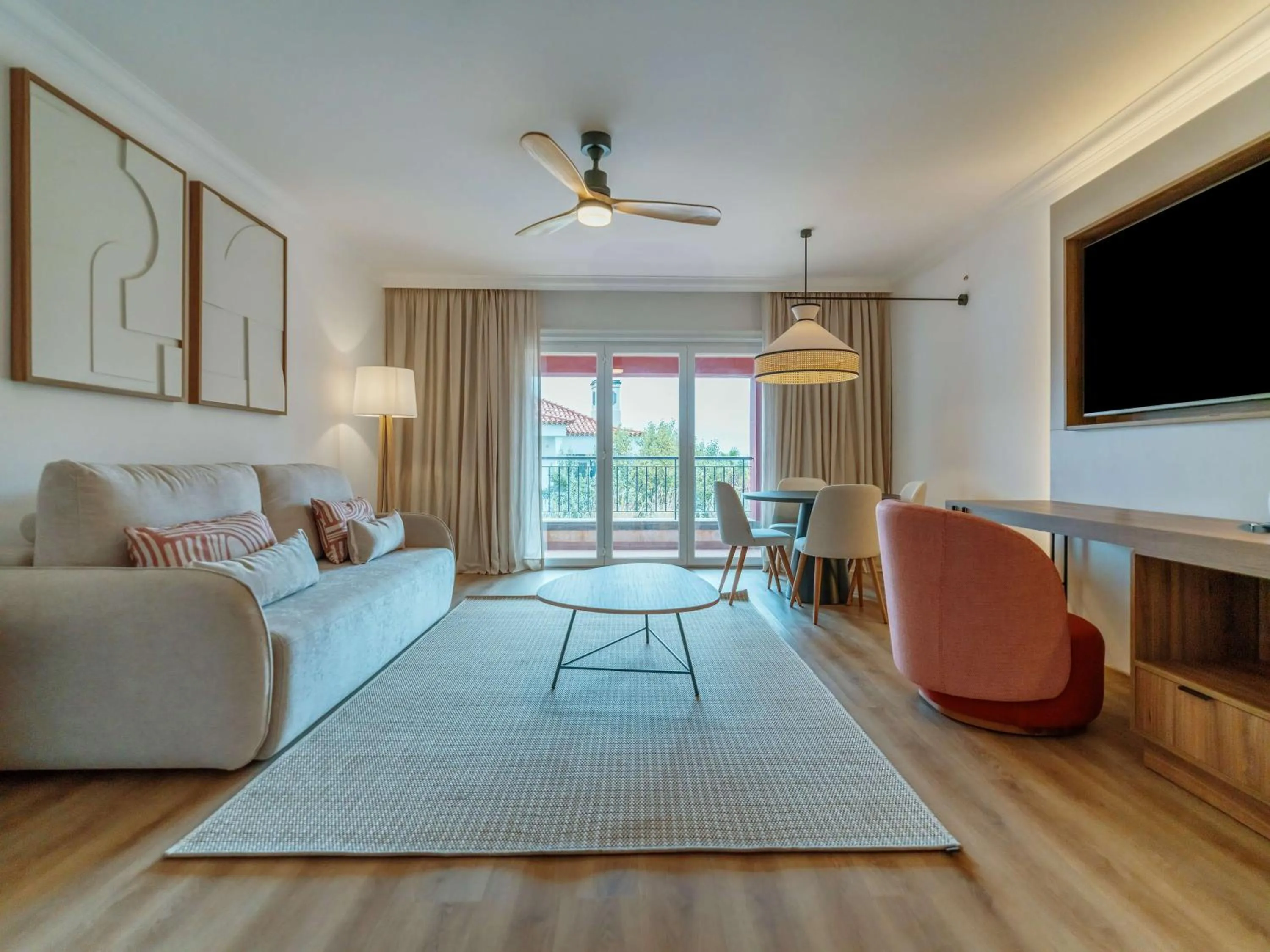 Photo of the whole room in Dreams Madeira Resort Spa & Marina