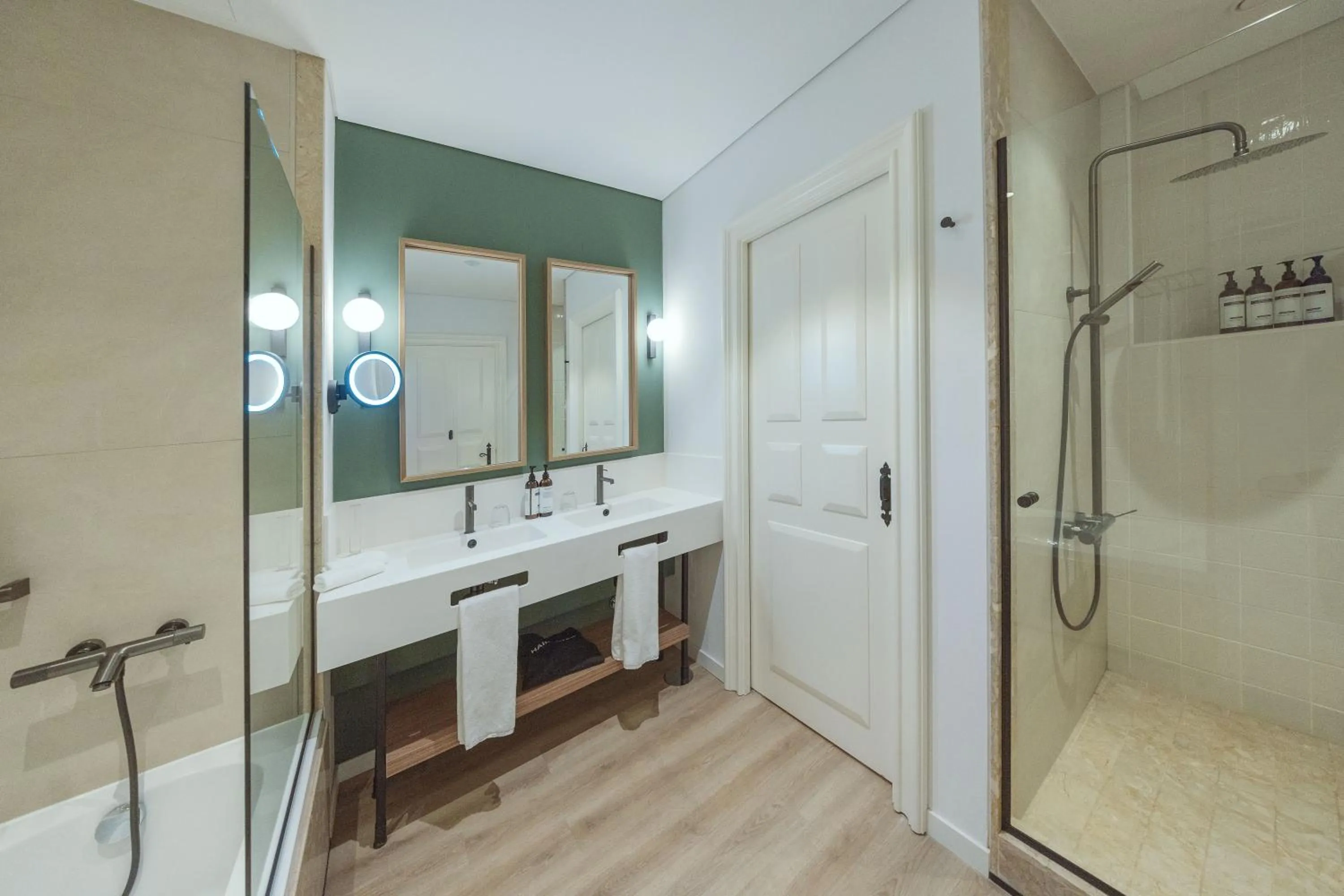 Shower in Dreams Madeira Resort Spa & Marina