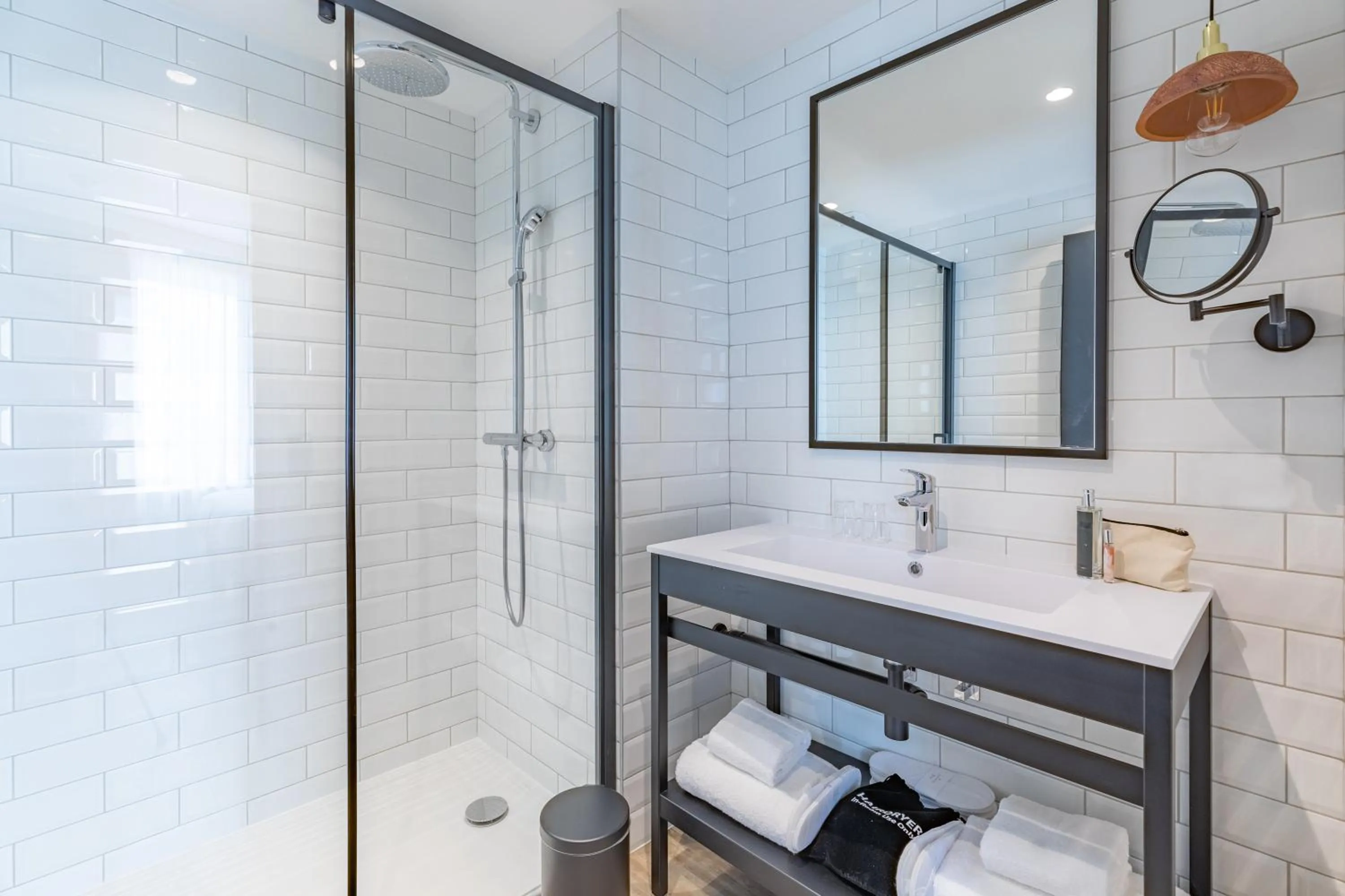 Shower in Appart'City Collection Paris Gare de Lyon