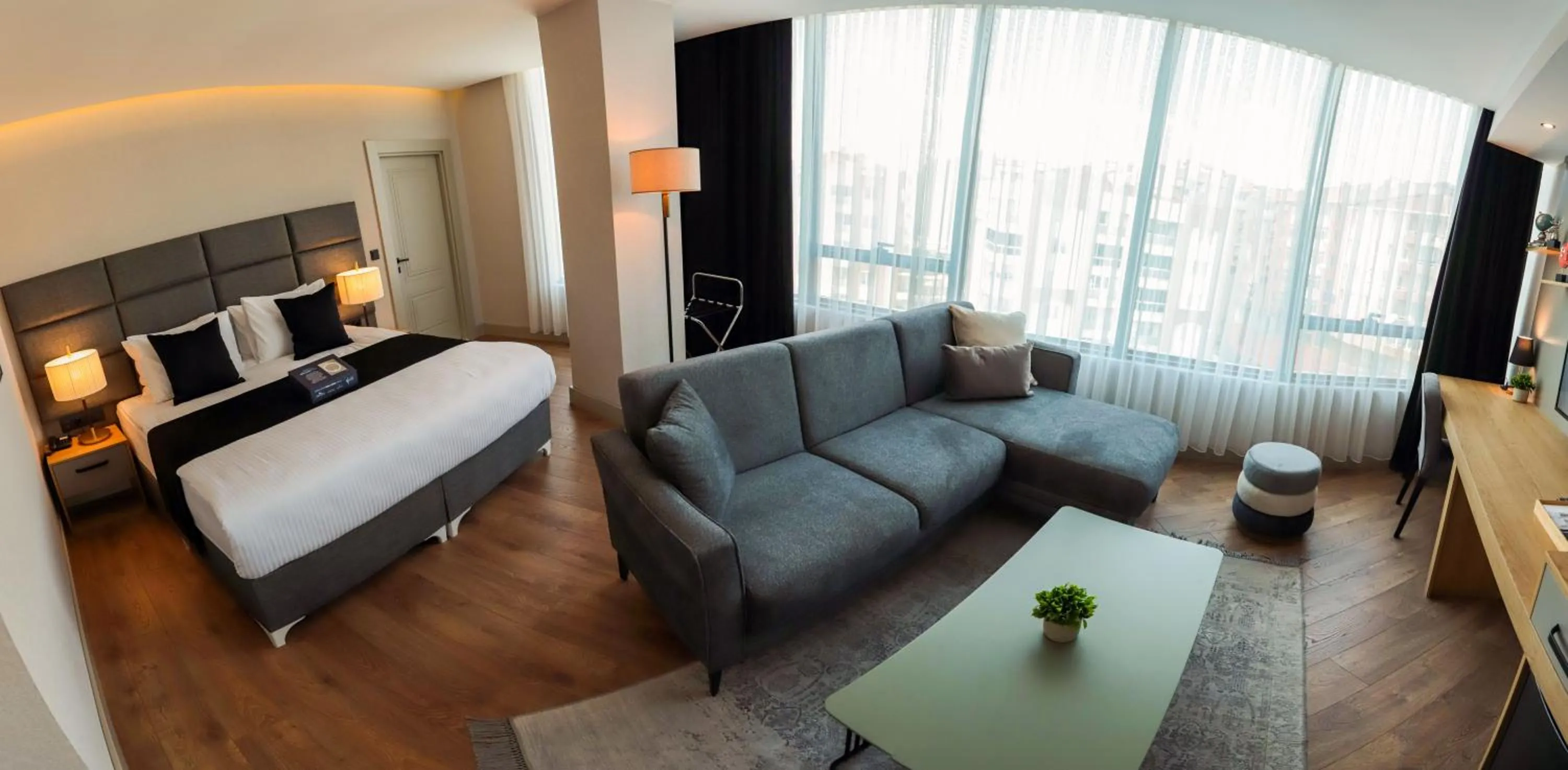 Seating area in Brand Business Hotel