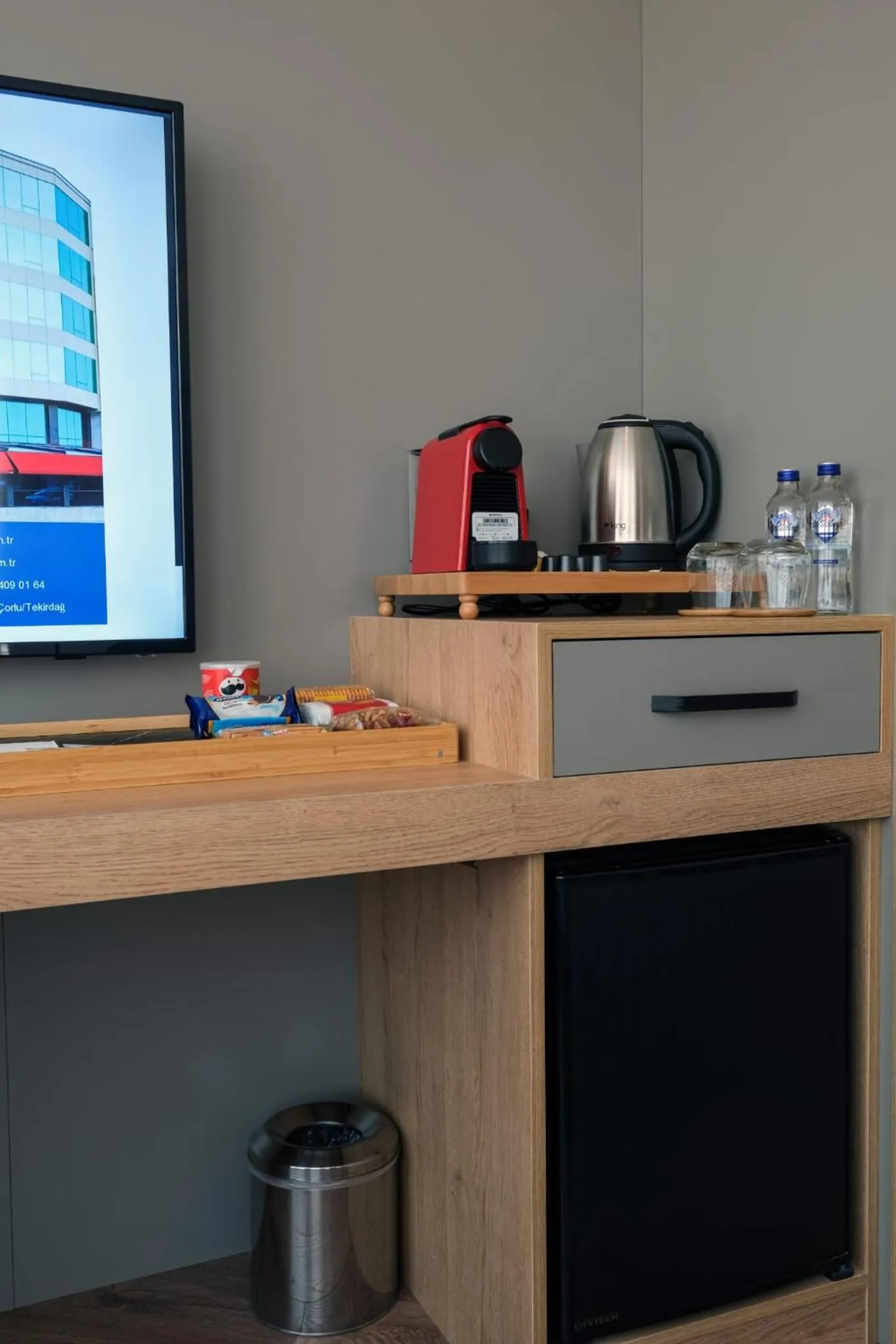 Coffee/tea facilities in Brand Business Hotel