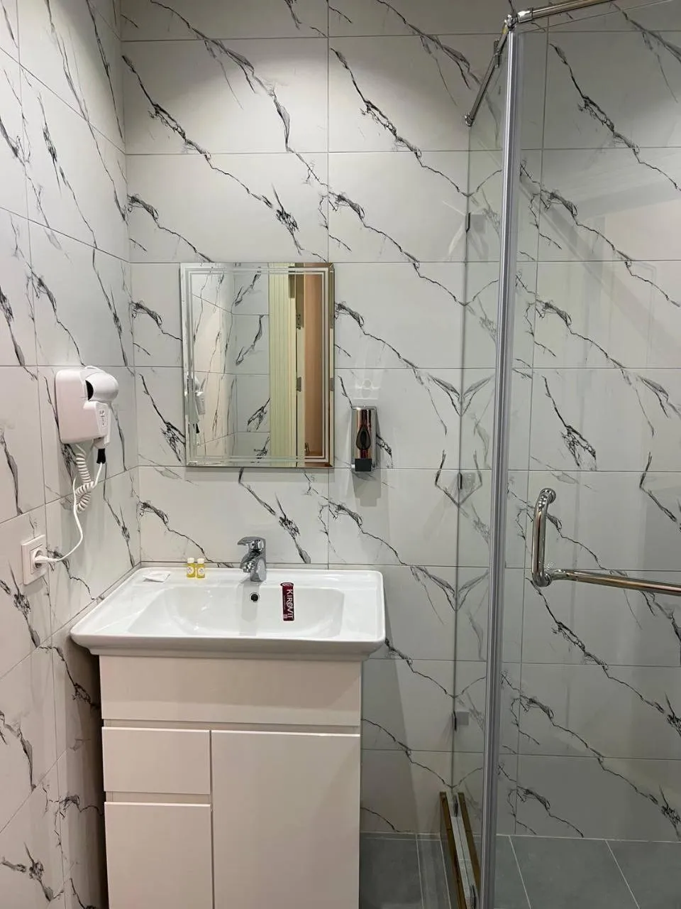 Shower in Nur Makon Hotel