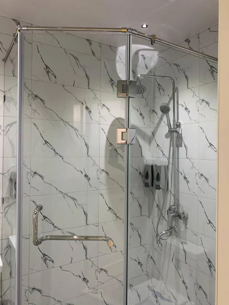 Shower in Nur Makon Hotel