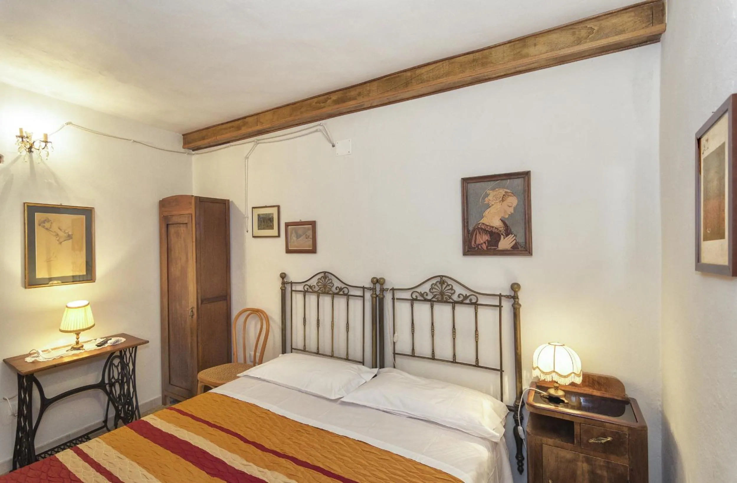 Bed in B&B Due Borghi