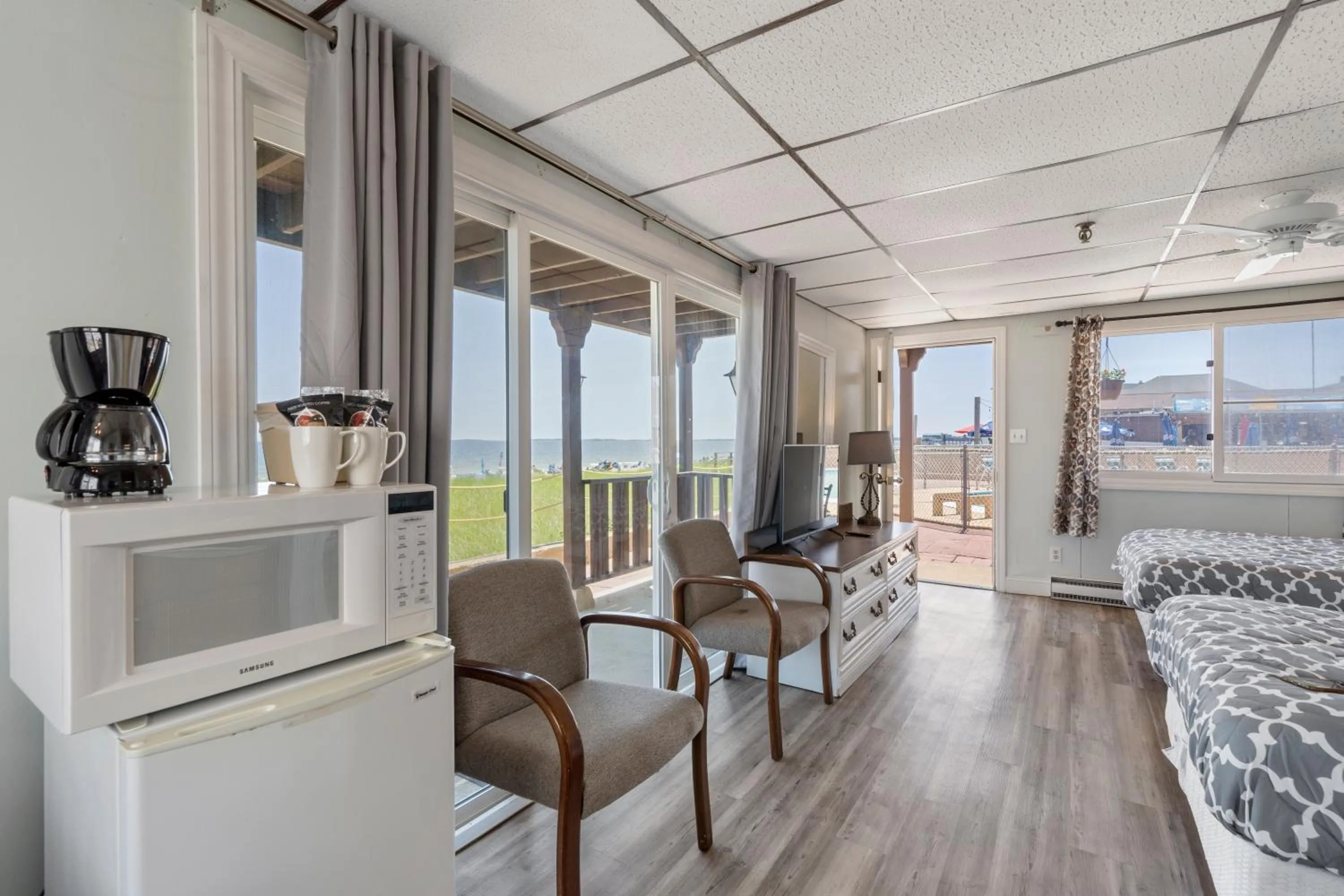 TV and multimedia in The Carolina Motel