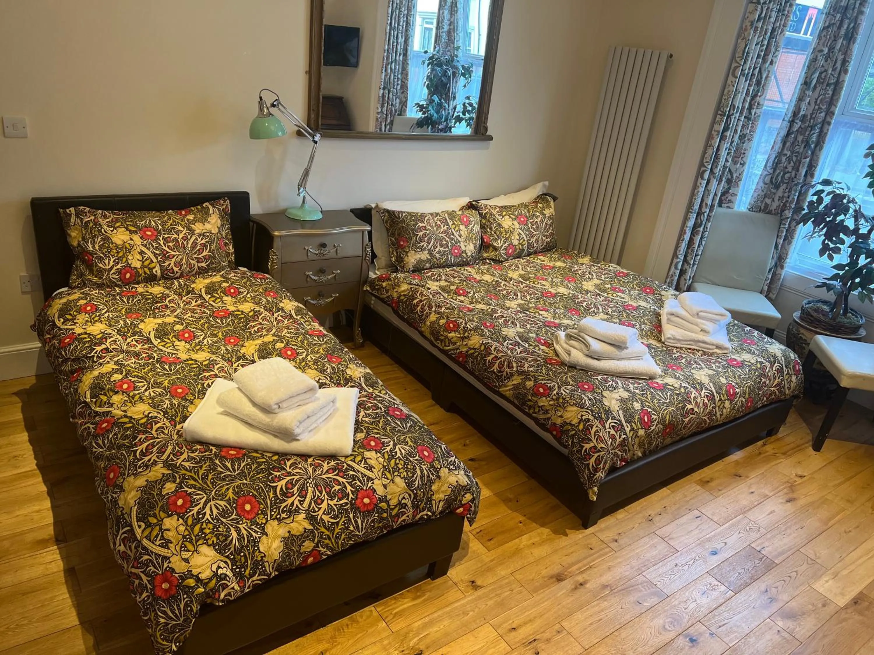 Bedroom, Bed in Abbey Canterbury