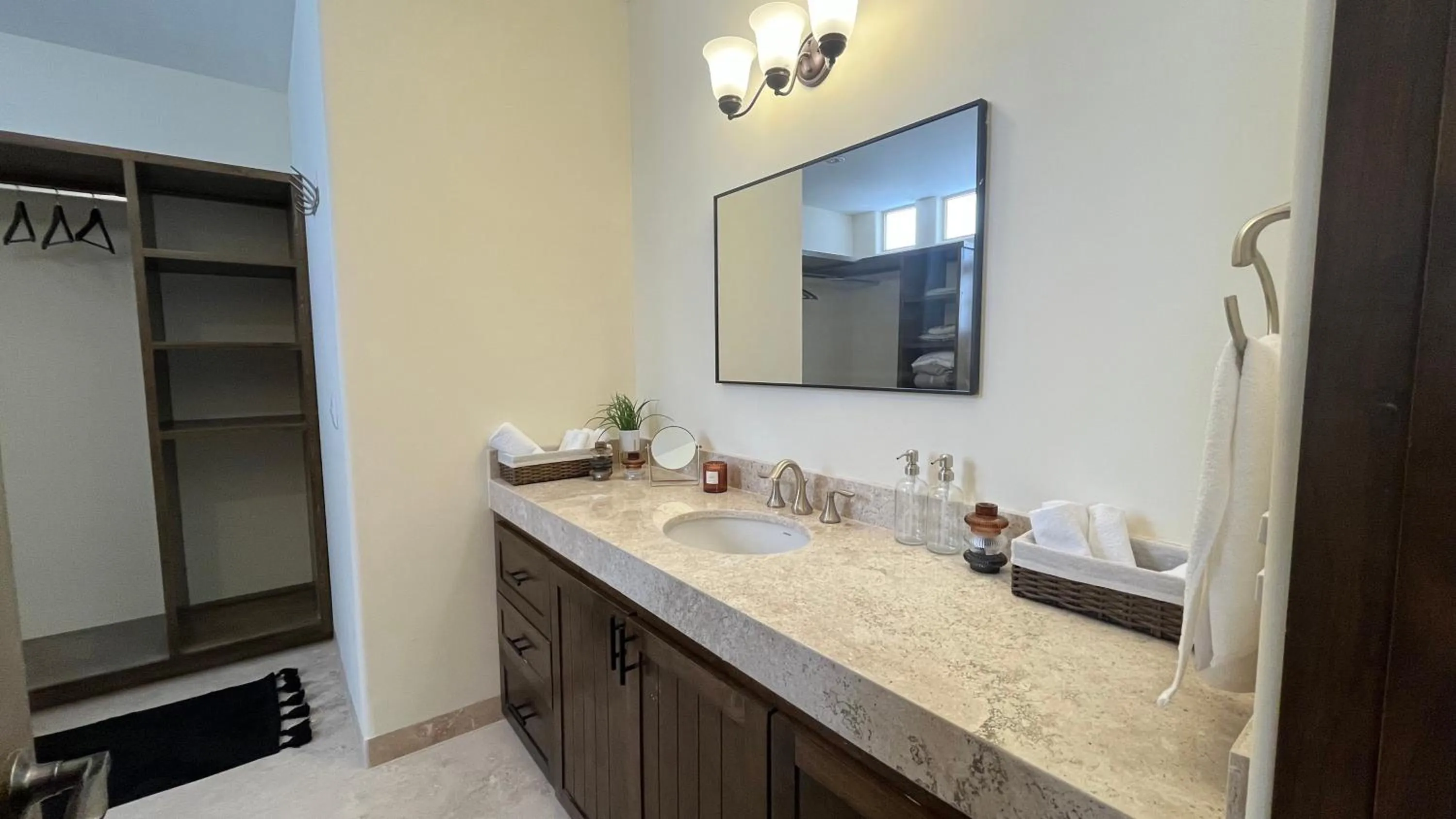 Bathroom in Beautyful and stuning condo 3bd