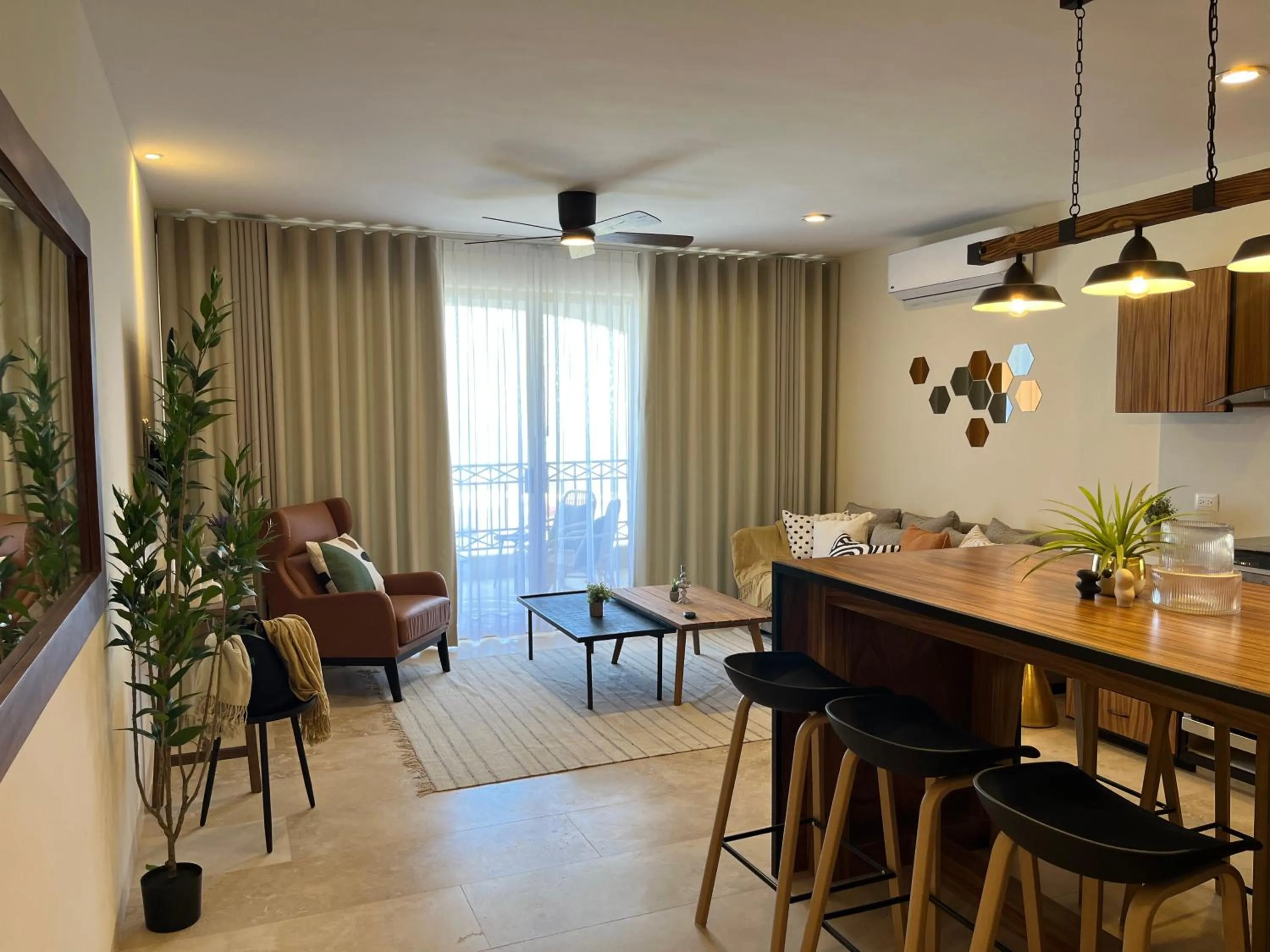 Living room in Beautyful and stuning condo 3bd