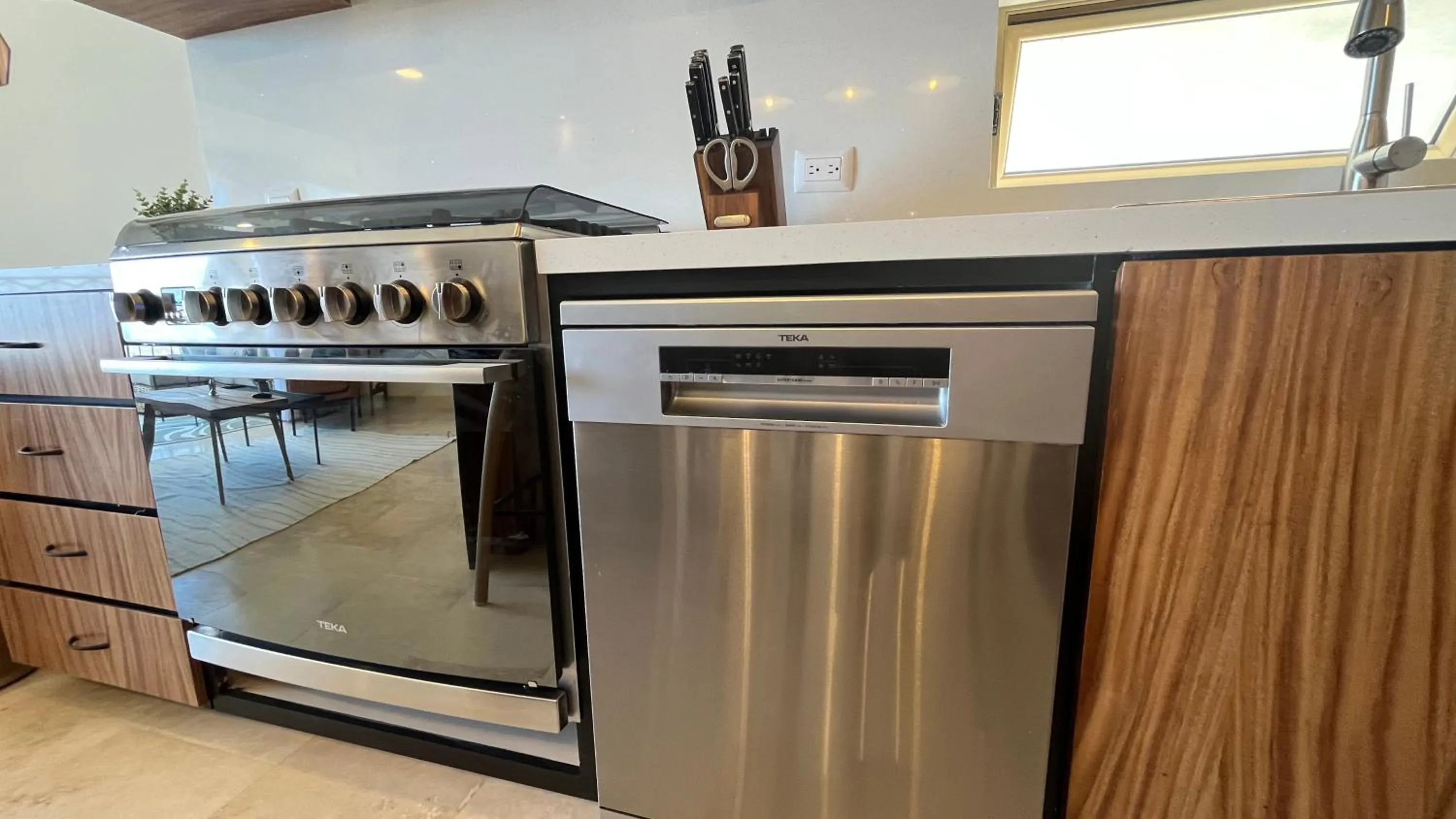 Kitchen or kitchenette in Beautyful and stuning condo 3bd