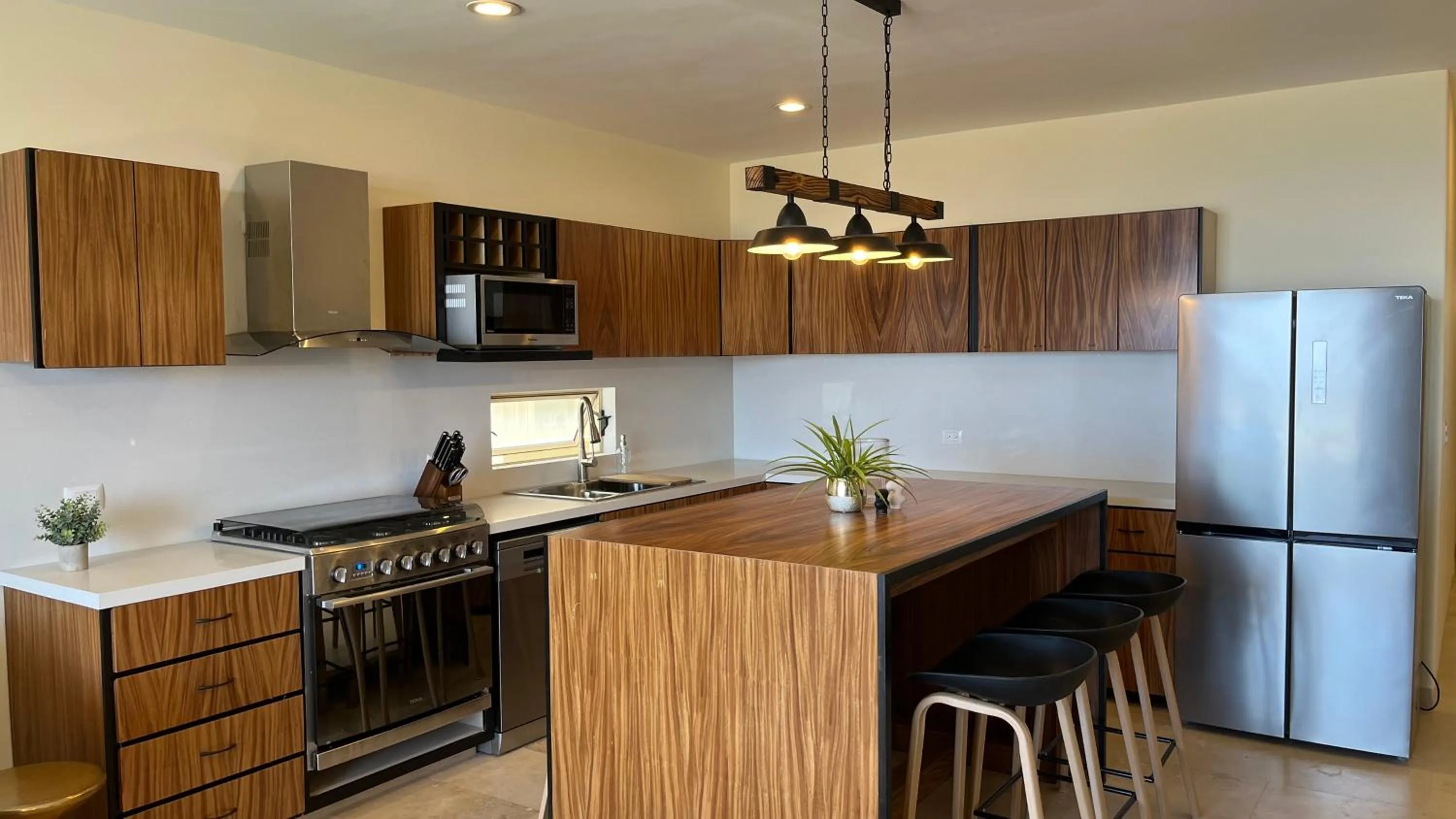 Kitchen or kitchenette in Beautyful and stuning condo 3bd