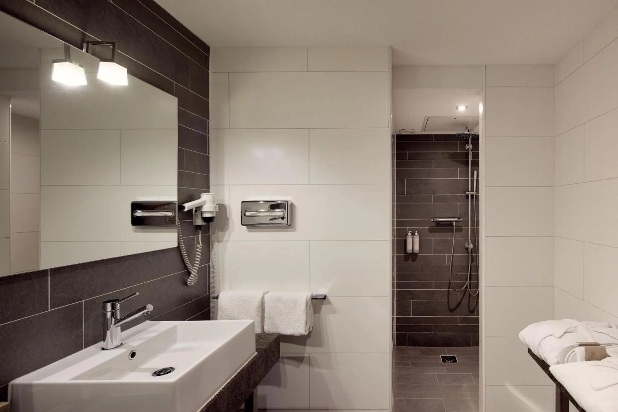 Bathroom in Van der Valk Drachten