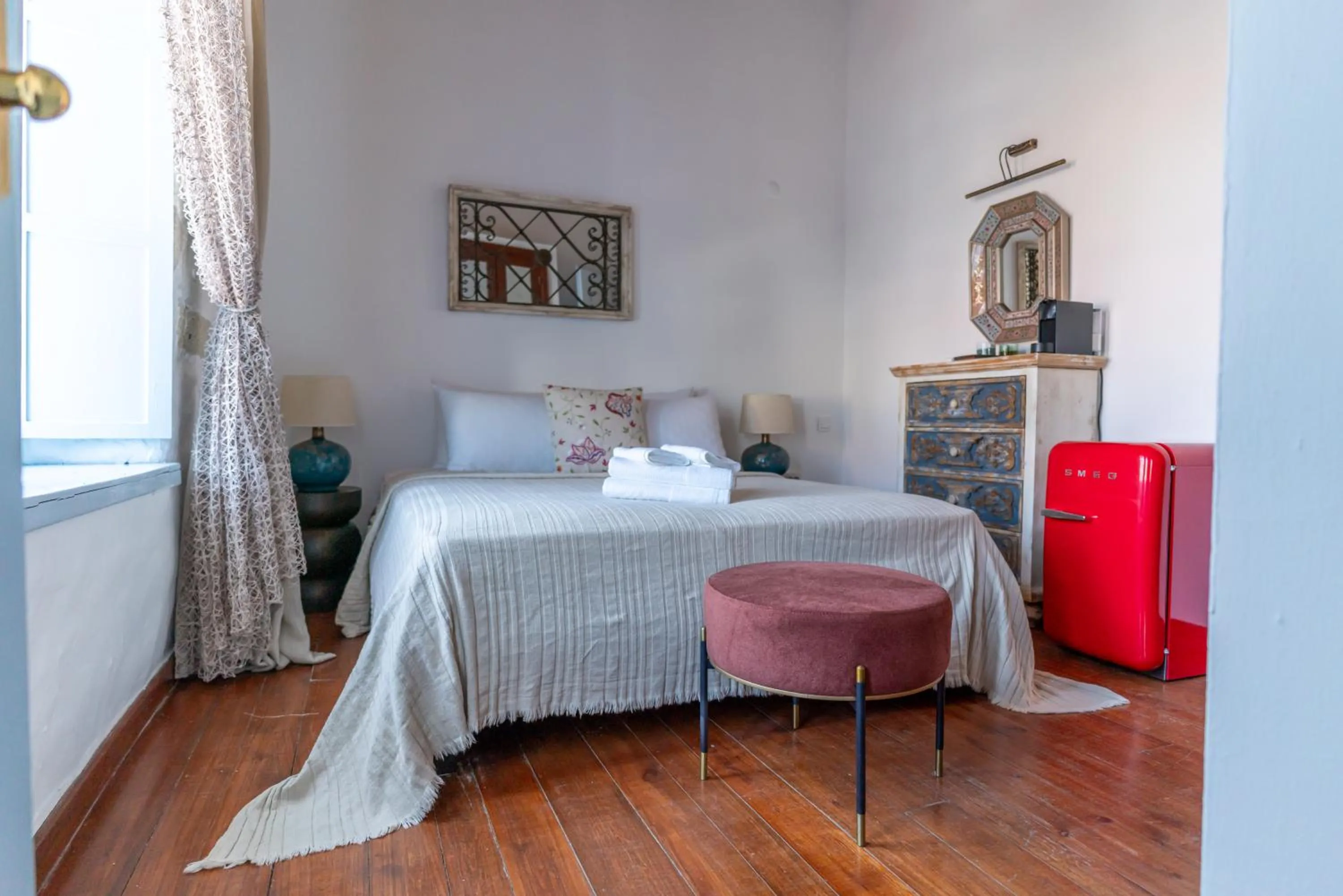 Bed in Alaçatı Taş Otel