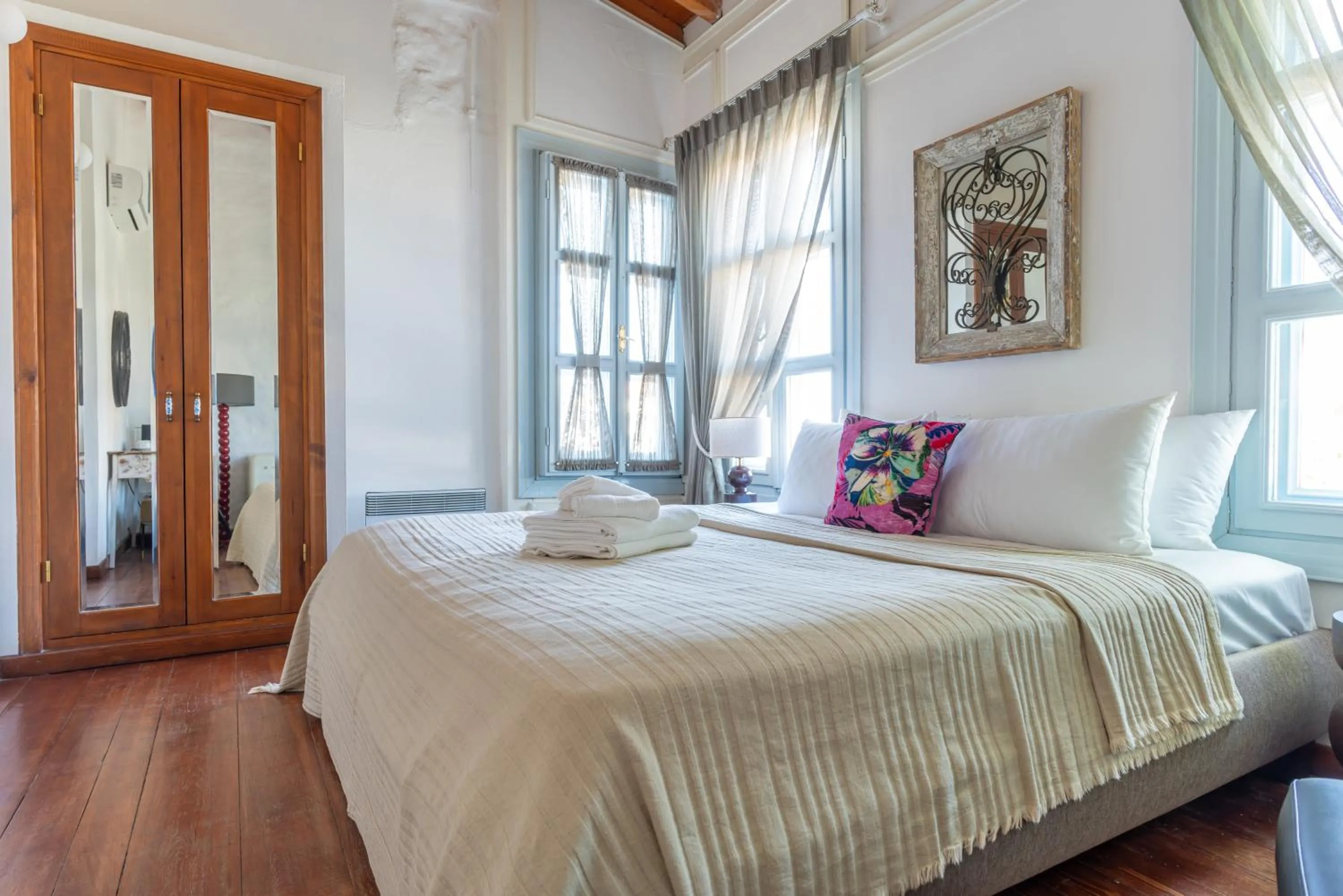 Bedroom, Bed in Alaçatı Taş Otel