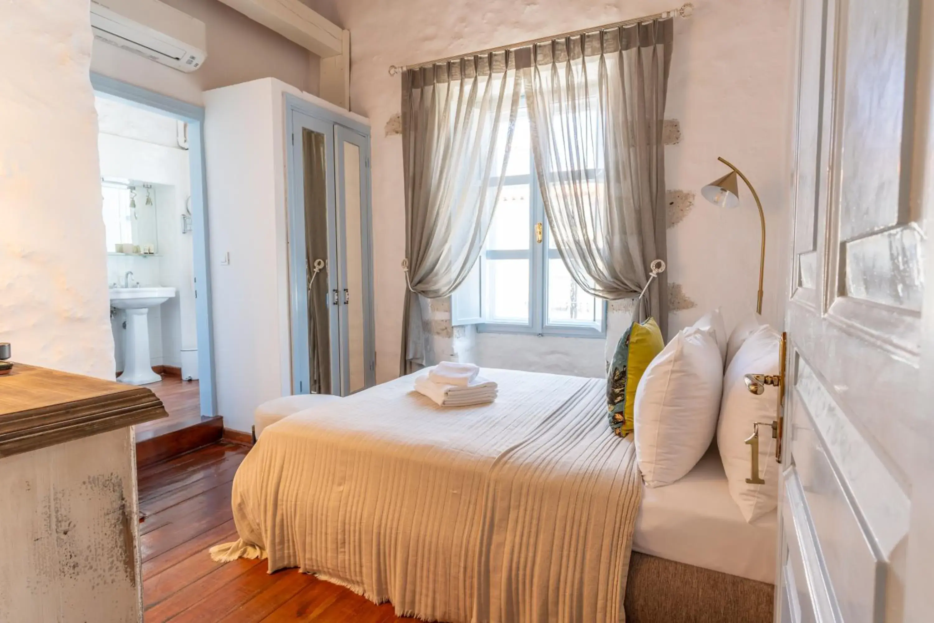 Economy Double Room in Alaçatı Taş Otel Economy Double Room in Alaçatı Taş Otel