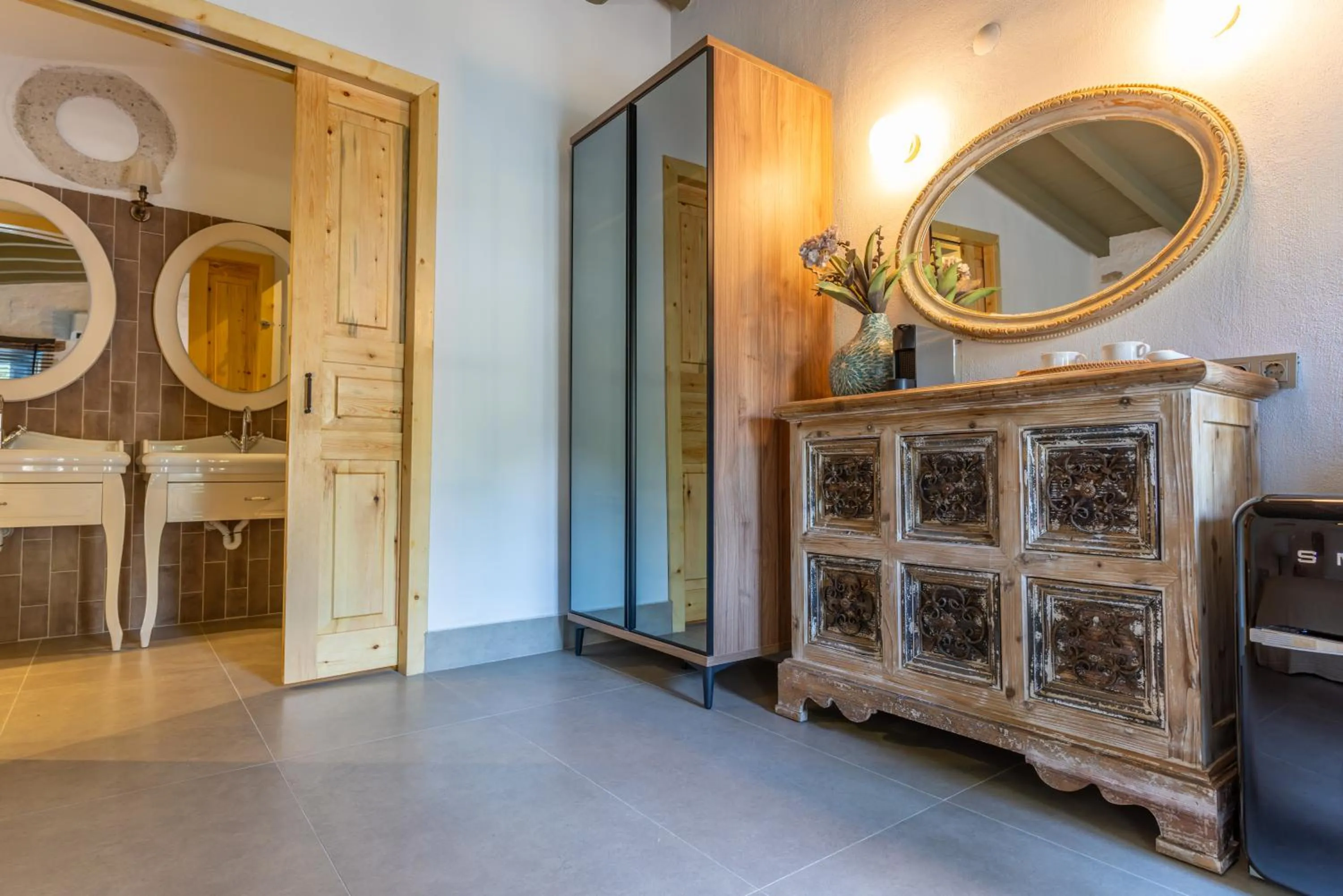 Coffee/tea facilities in Alaçatı Taş Otel