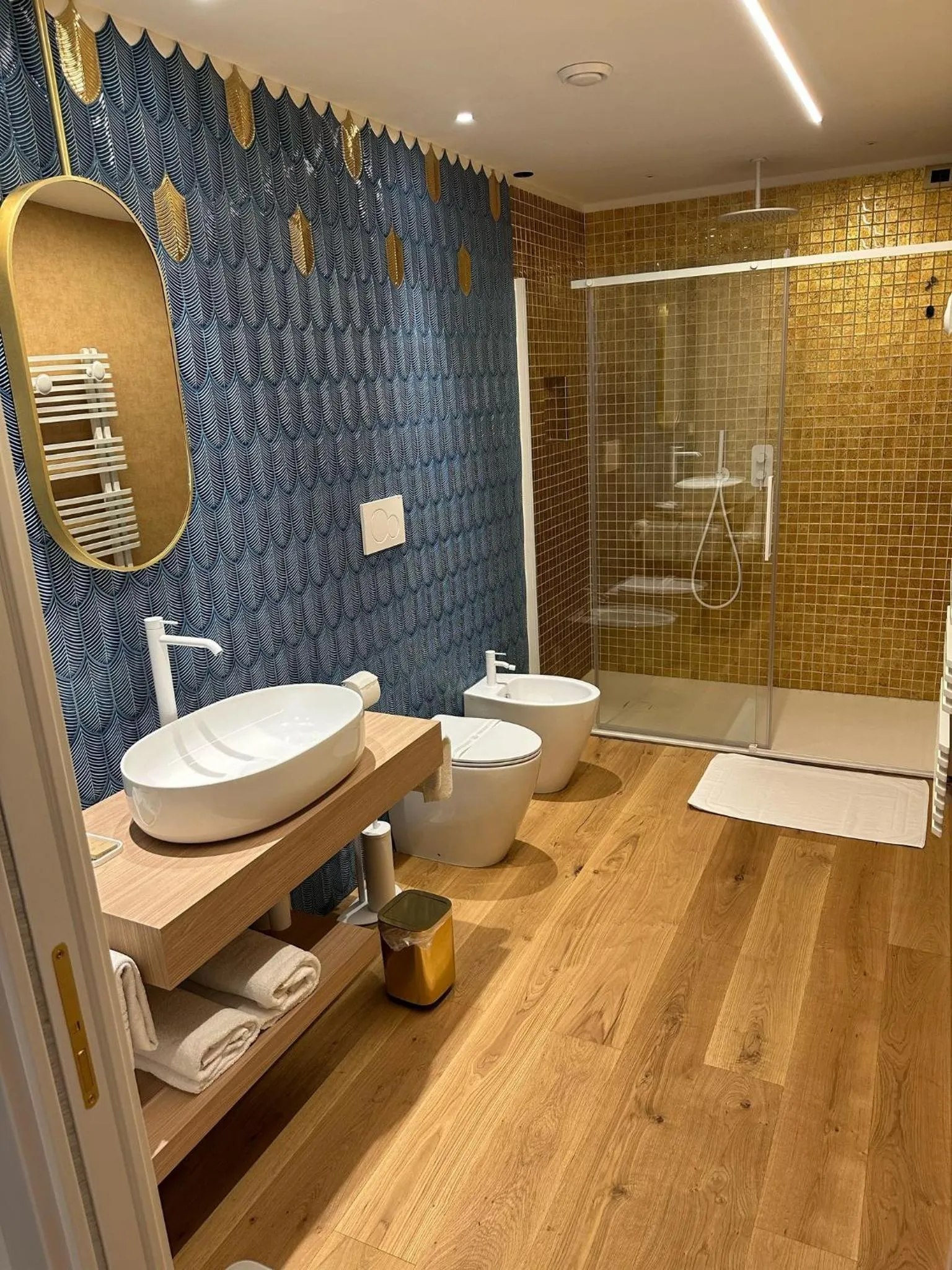 Shower in Isola Memmia