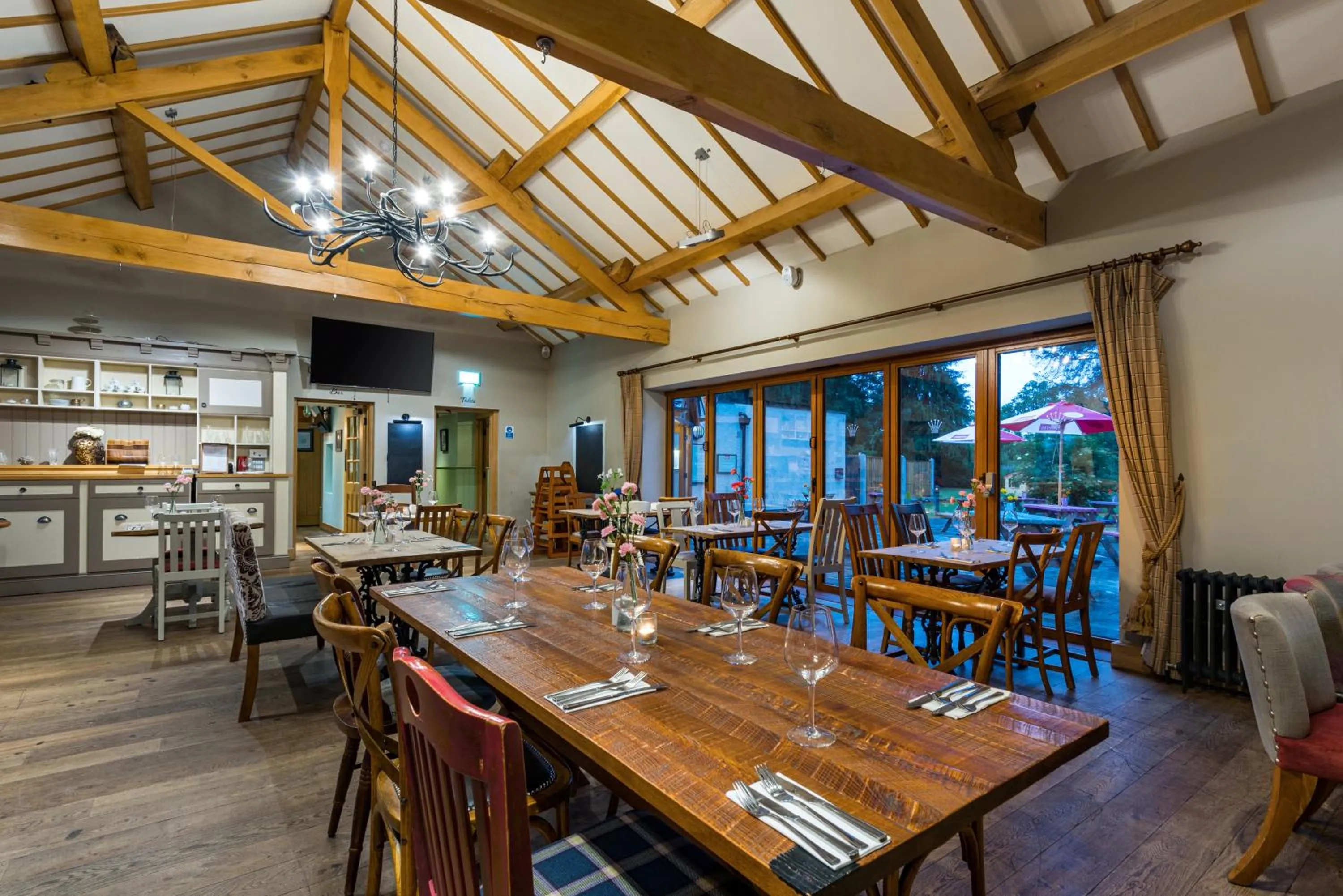 Restaurant/places to eat in The Queens