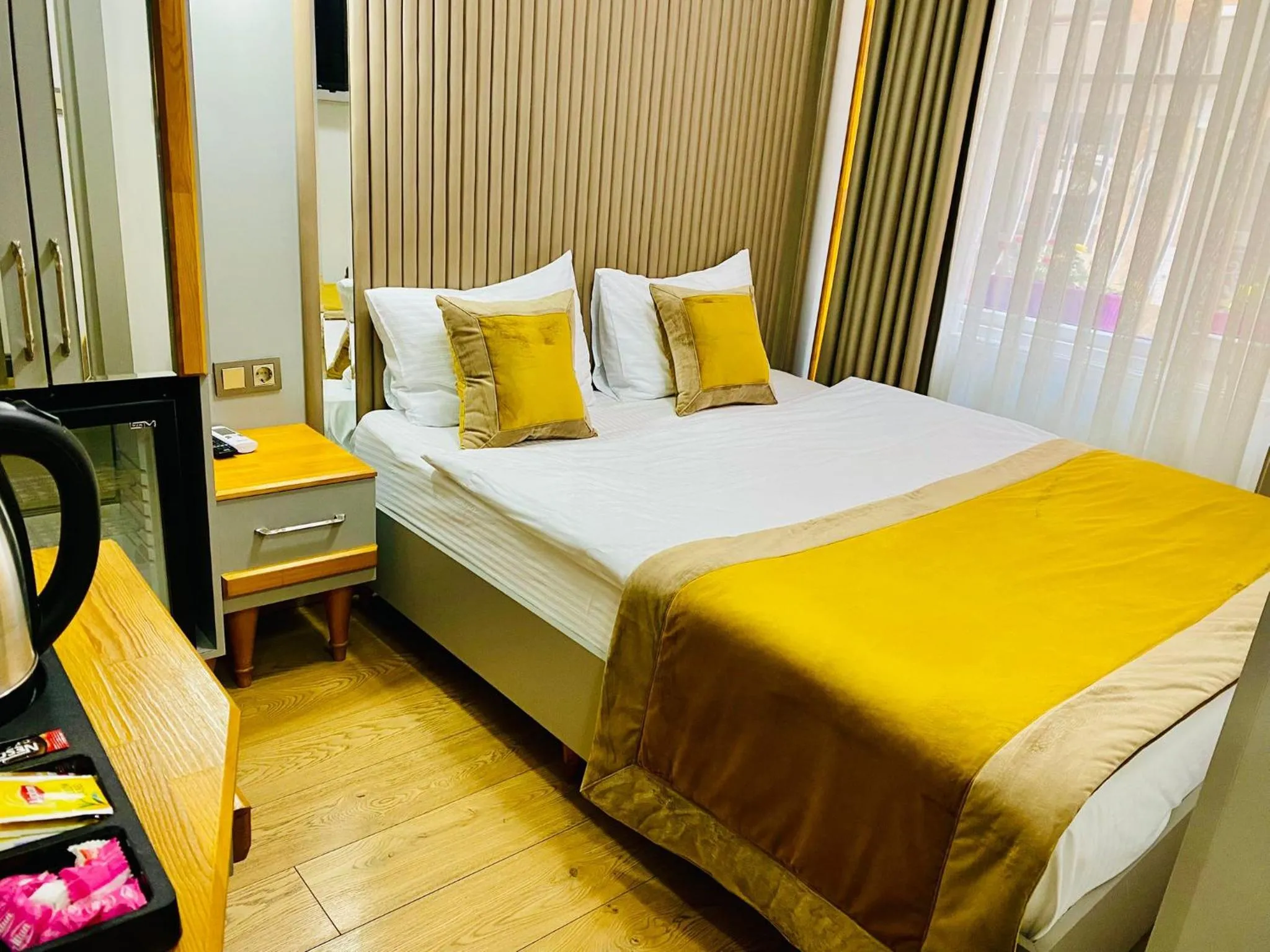 Photo of the whole room, Bed in Guldehan Hotel