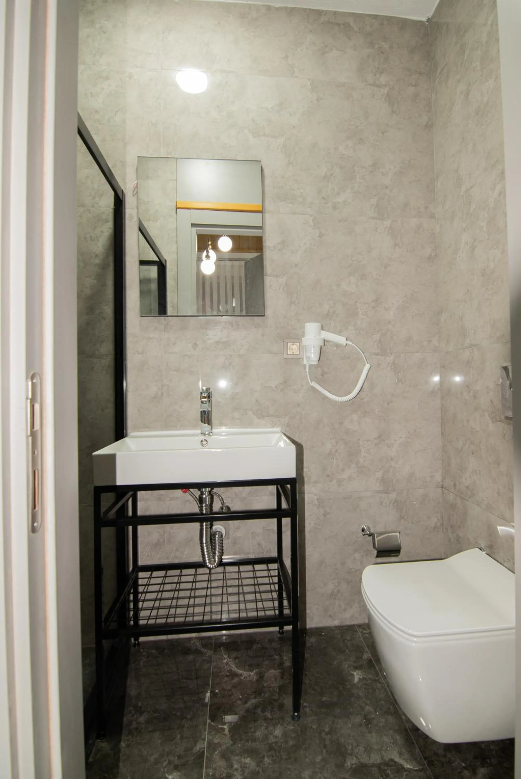 Shower in Guldehan Hotel