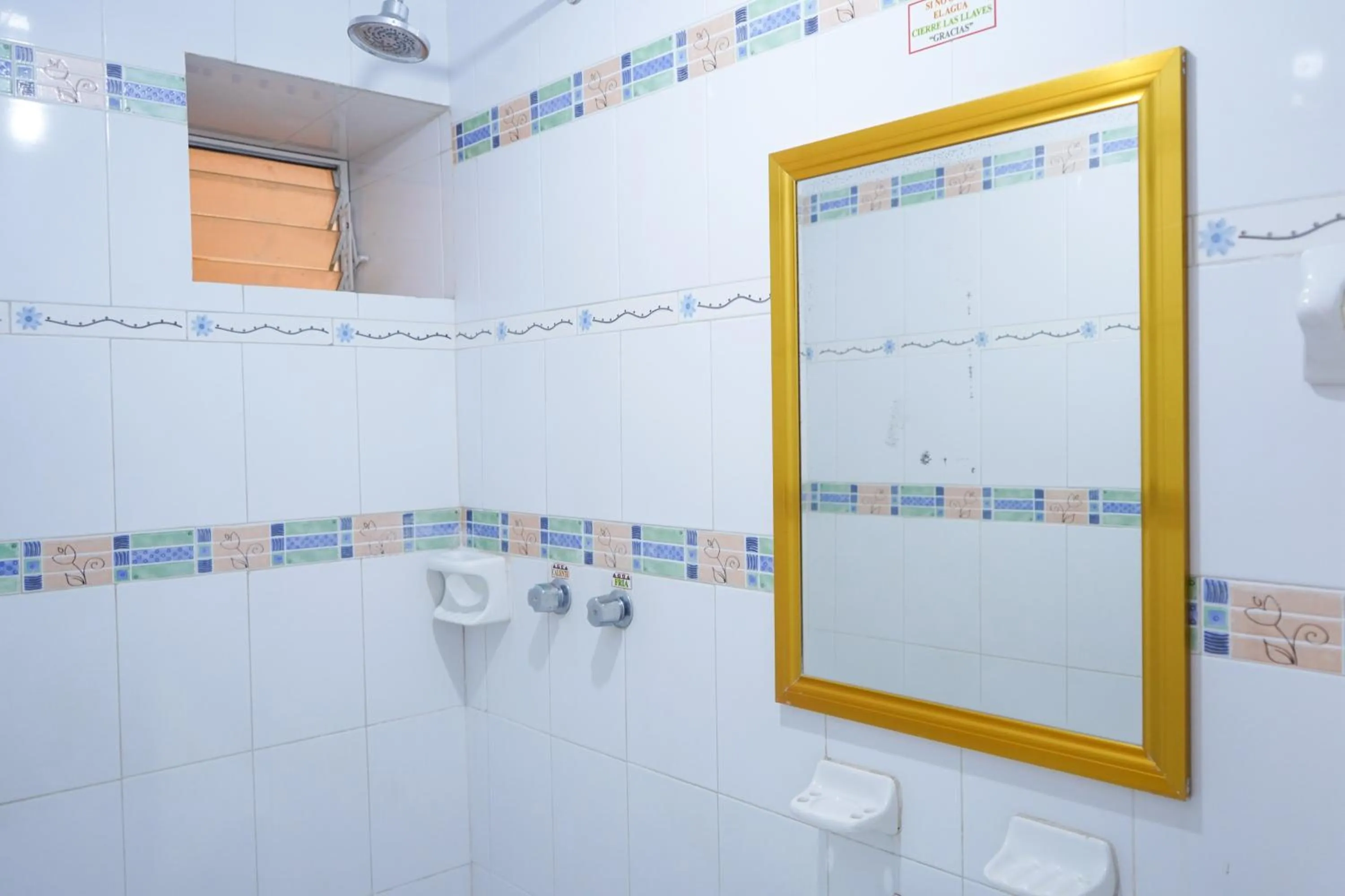 Bathroom in OYO Hotel El Conquistador