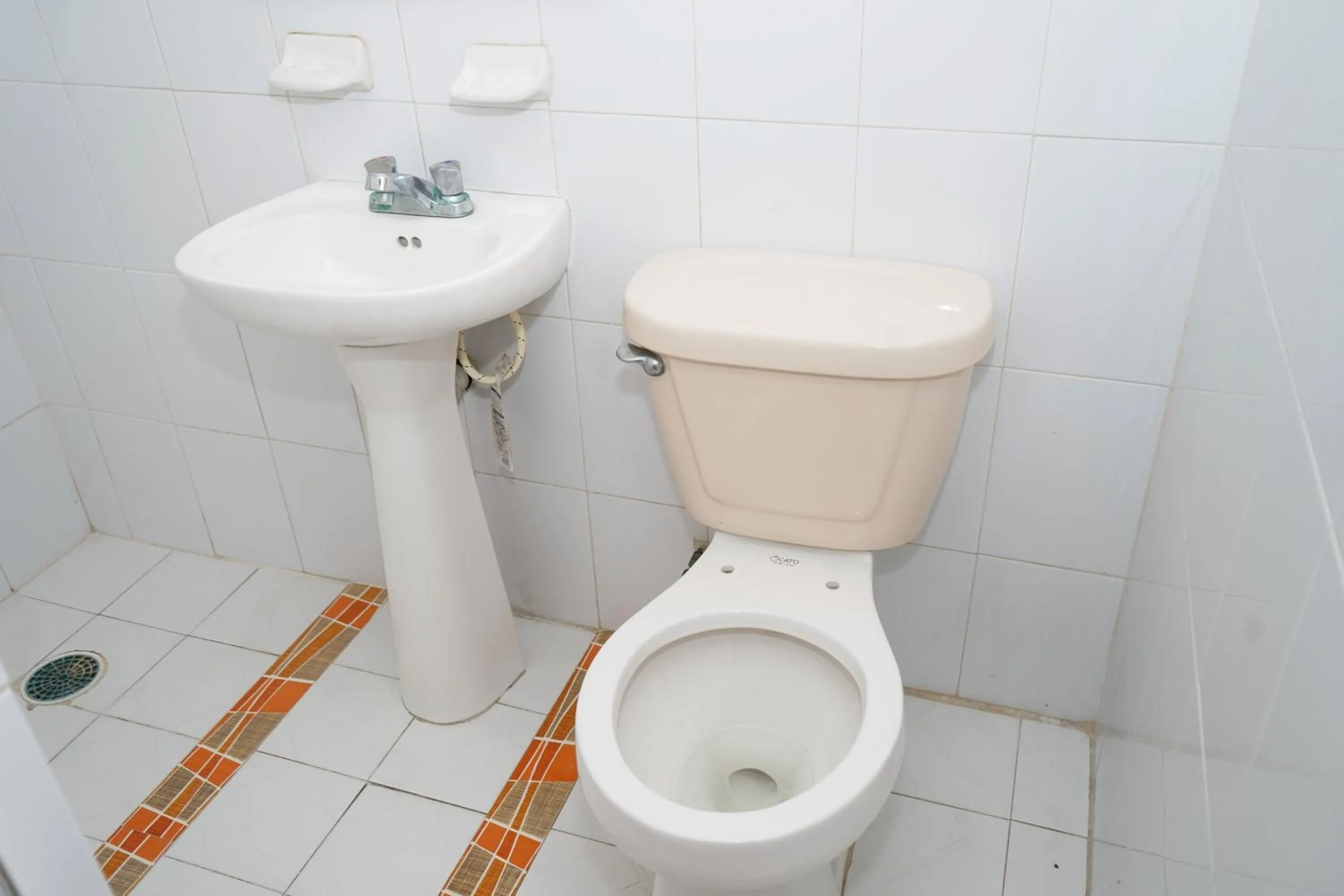 Bathroom in OYO Hotel El Conquistador