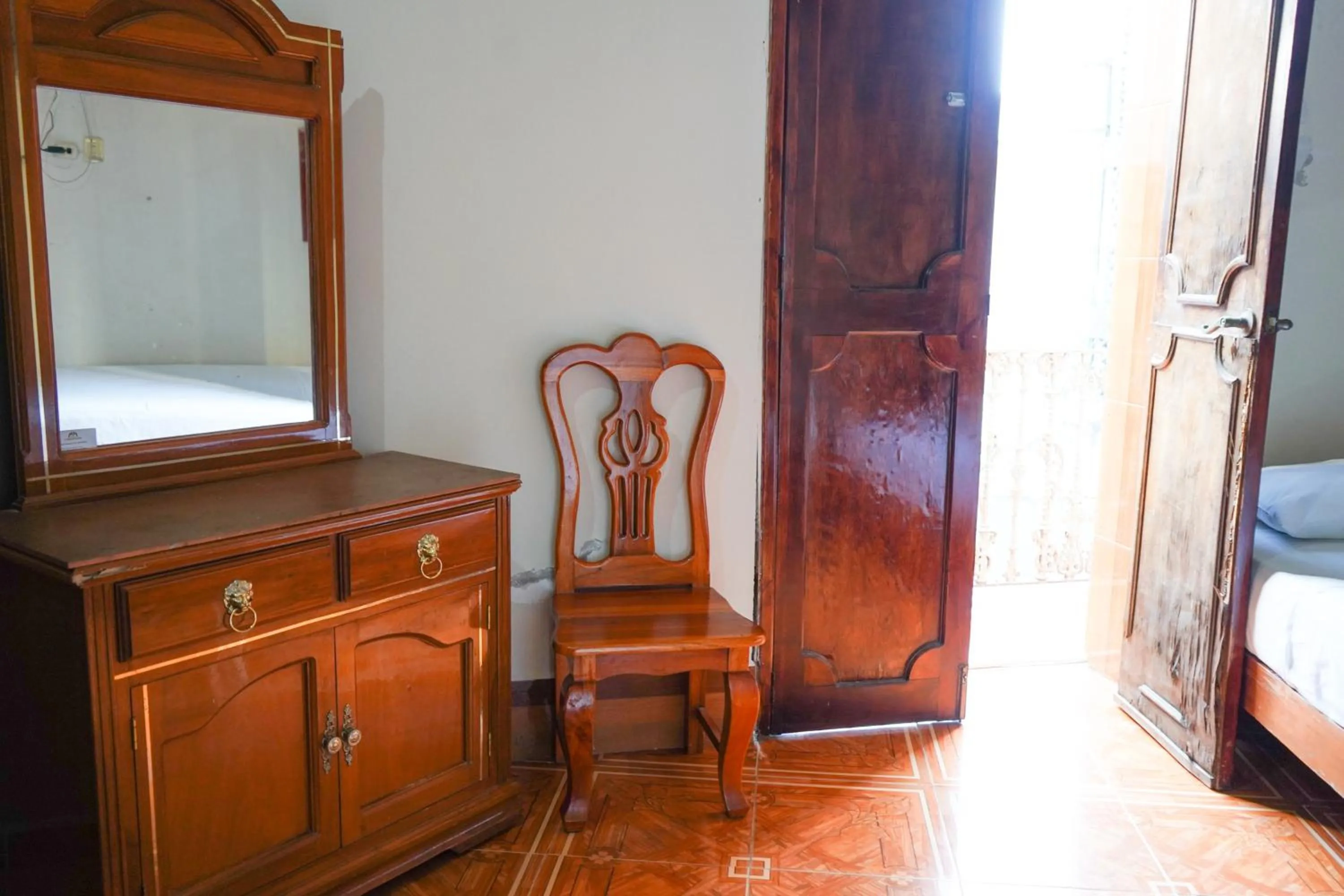 Area and facilities, Bed in OYO Hotel El Conquistador