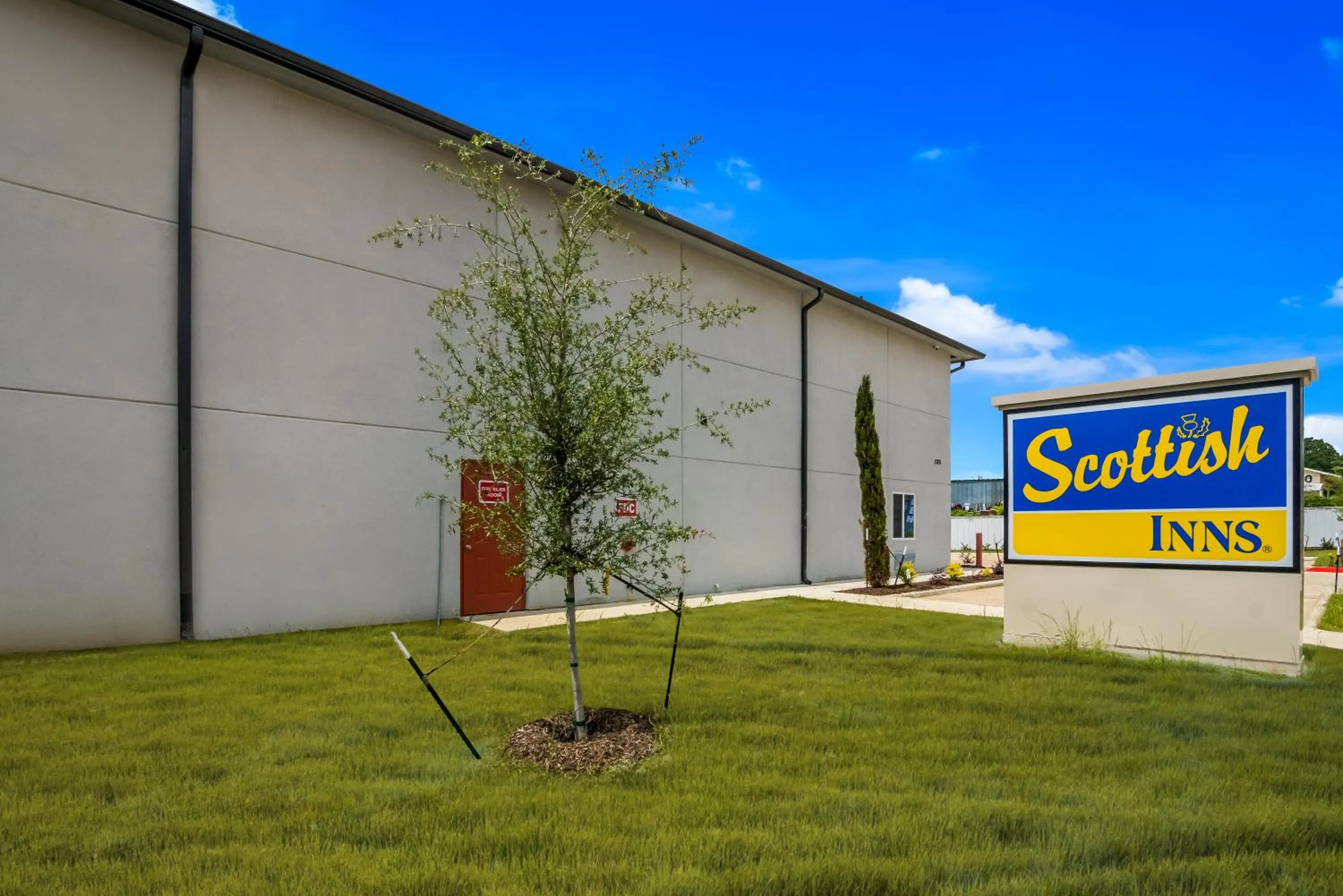 Property building in Scottish Inns- Forest Hill