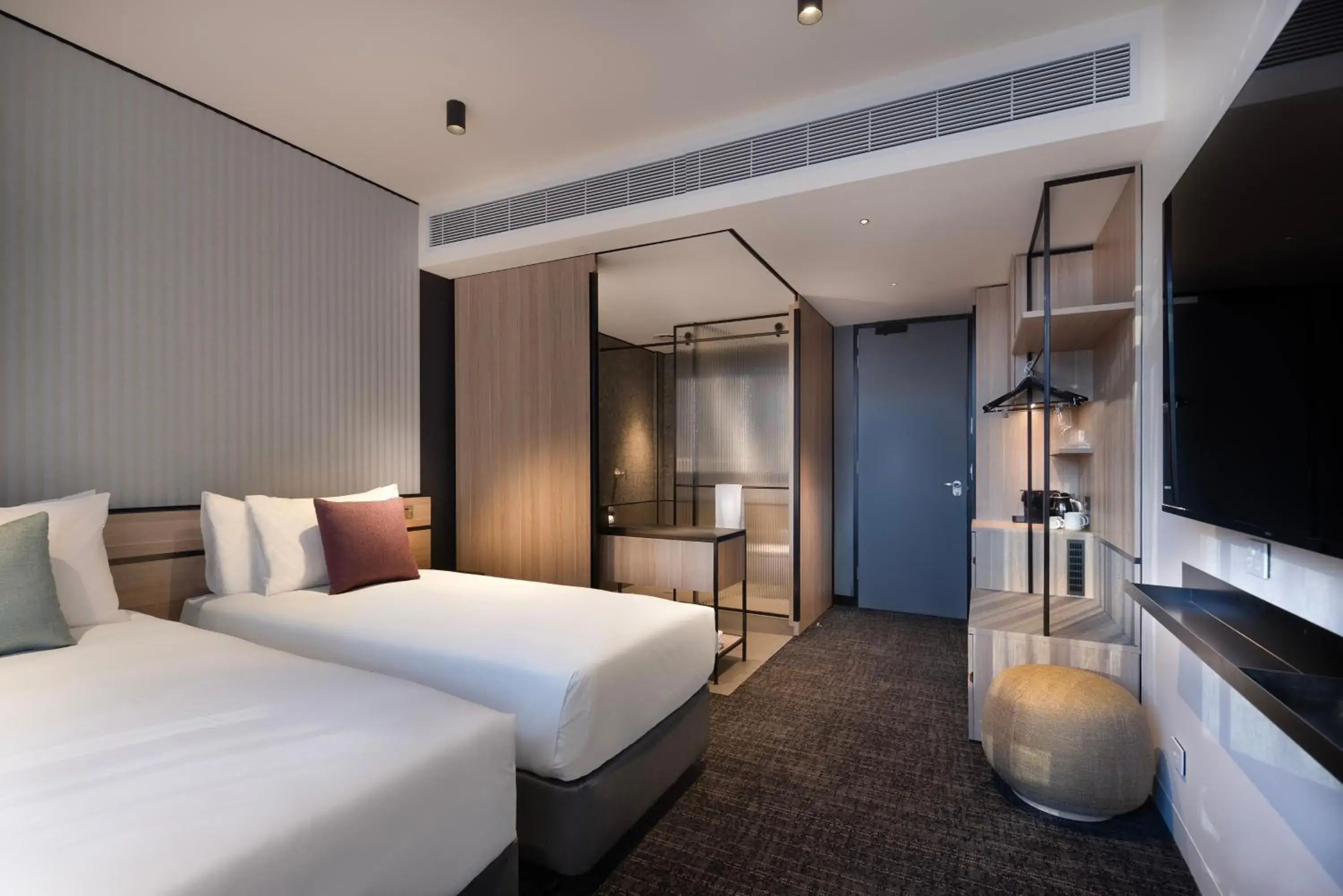 Urban Standard Twin in The Howey Urban Standard Twin in The Howey