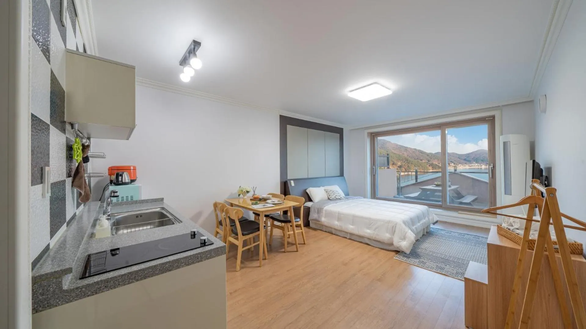 Property building, Bed in Maremonte Pension