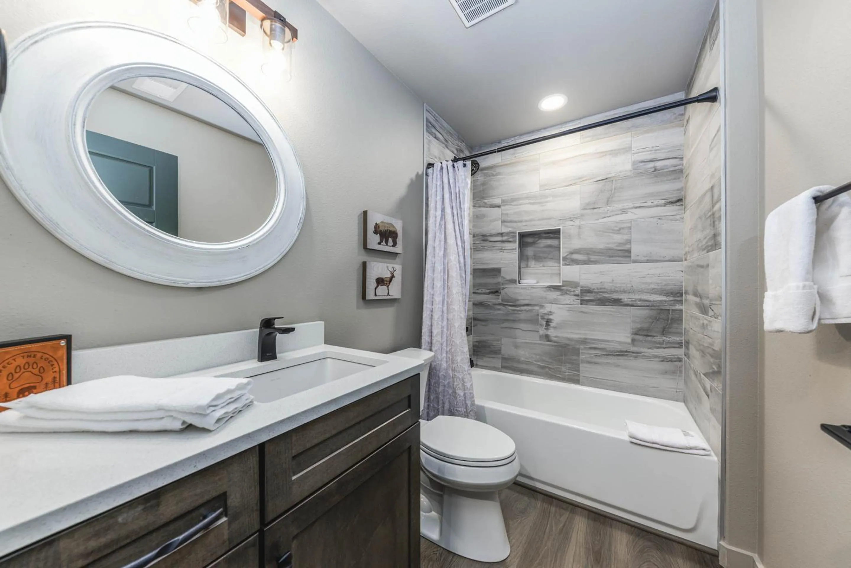 Property building in Viewtopia