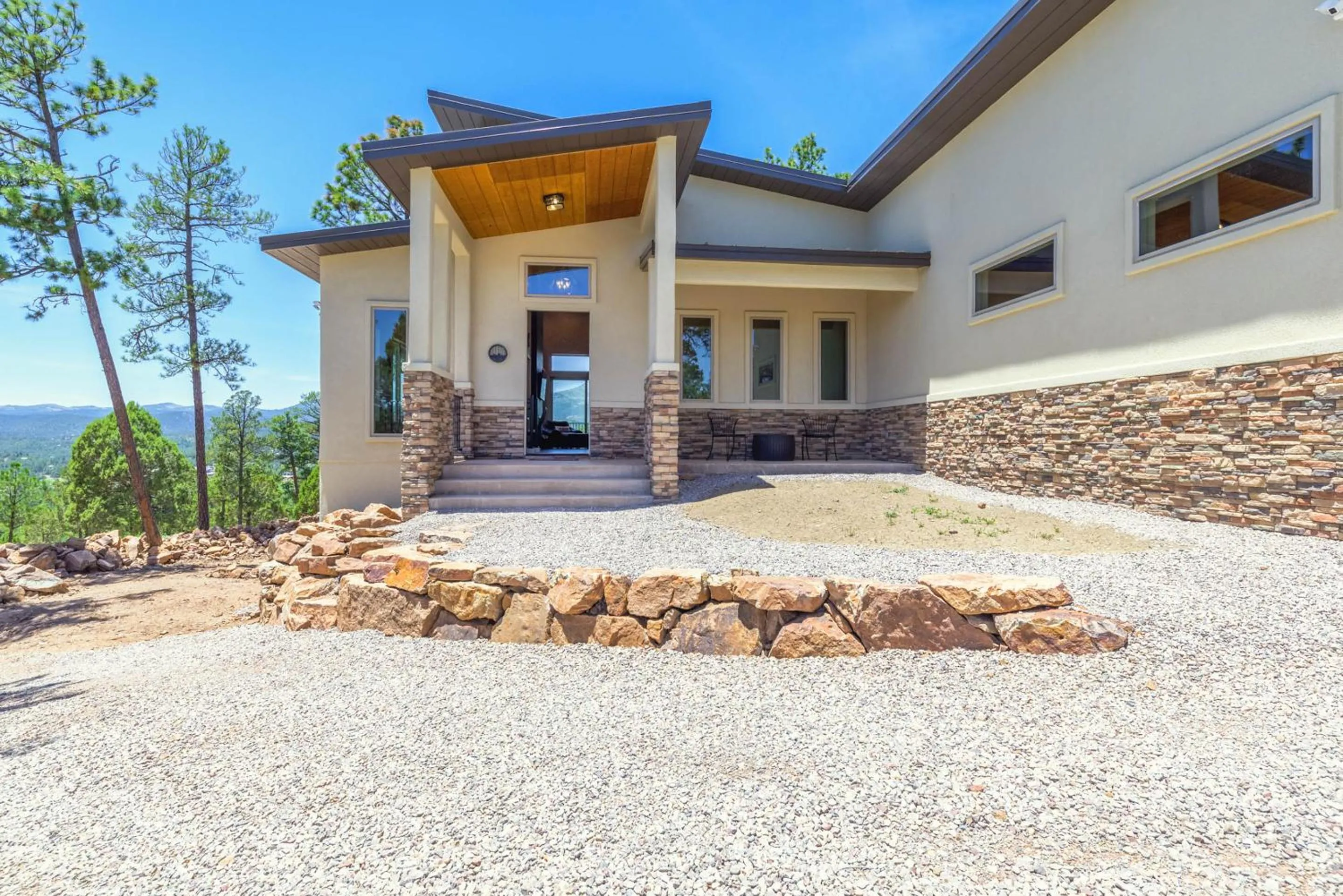 Property building in Viewtopia