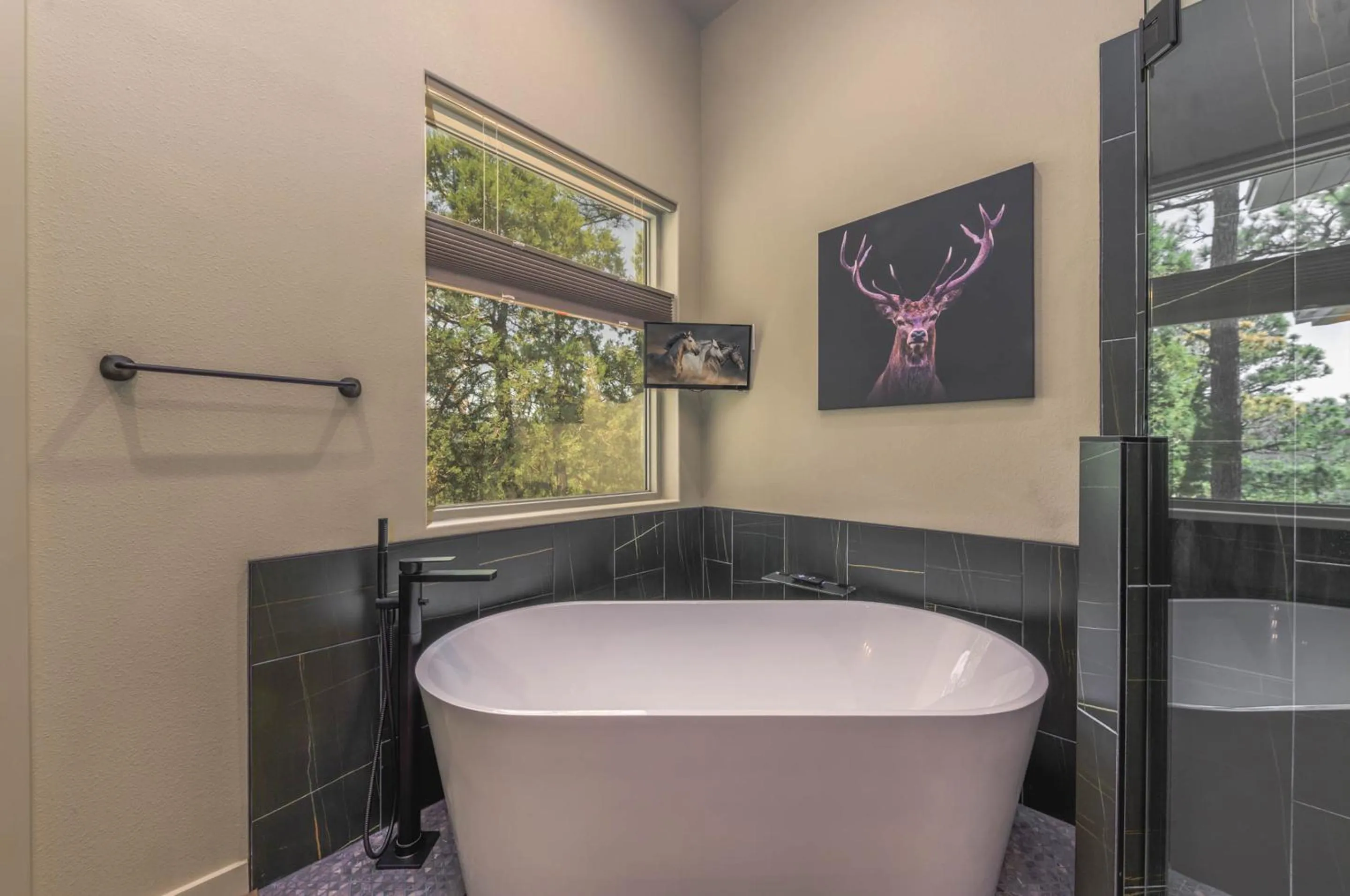 Property building in Viewtopia