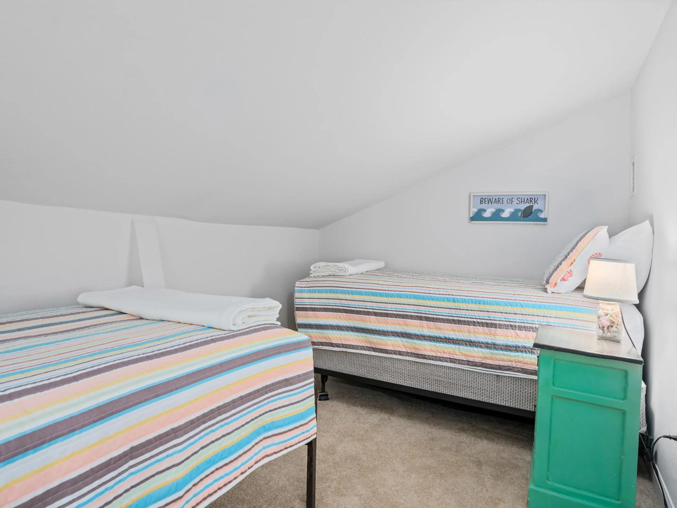 Property building, Bed in Bay Breeze Bungalow