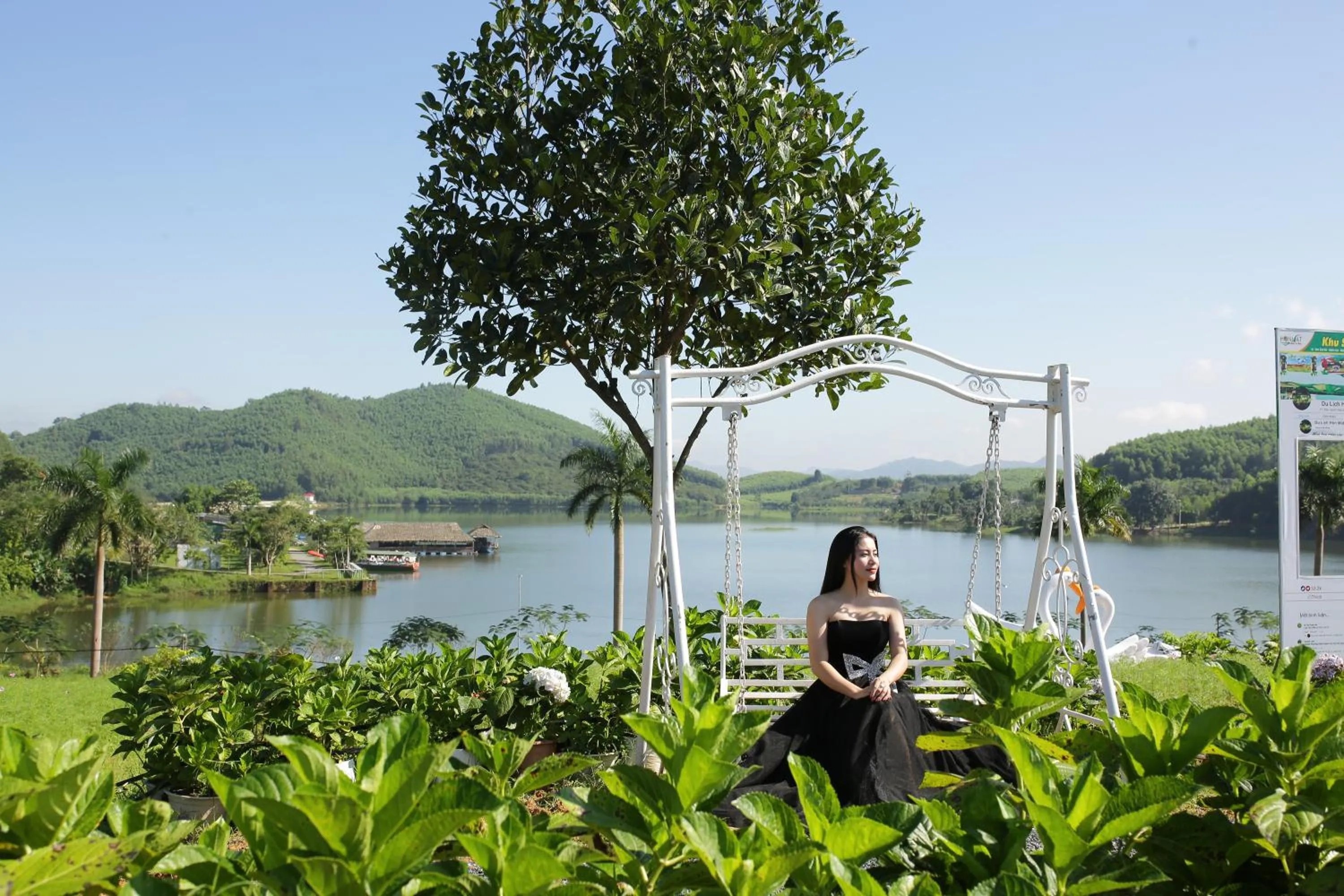 Nearby landmark in KHU DU LỊCH SINH THÁI HÒN MÁT