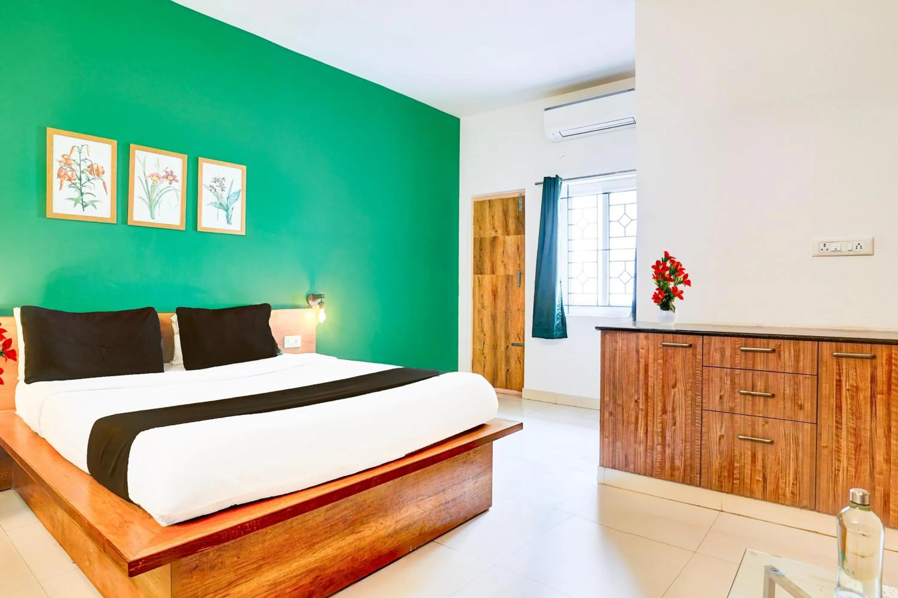 Bedroom, Bed in Super Collection O Sarjapura Road Kasavanahalli