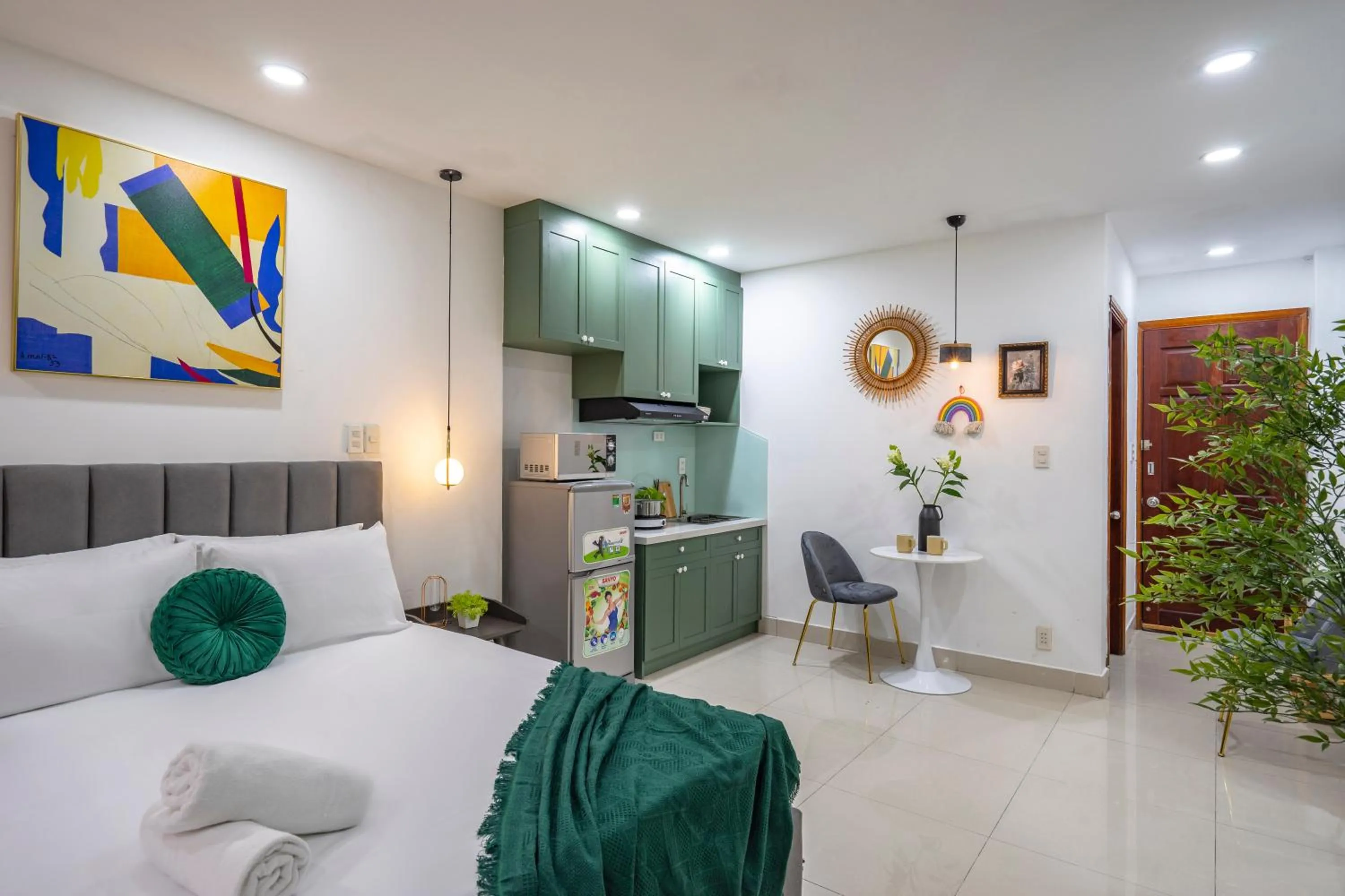 Kitchen or kitchenette in SAZI Church View Home - Free Nails HairWash