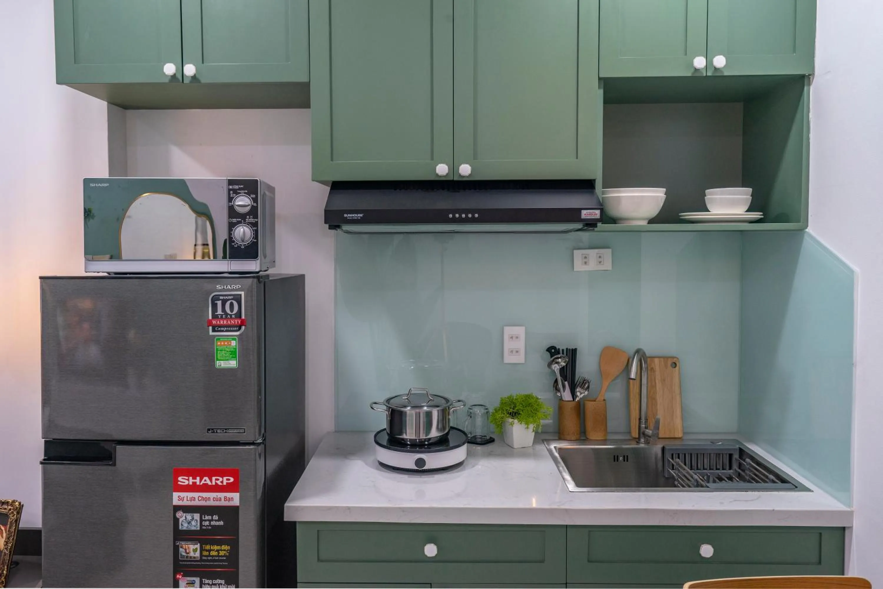 Kitchen or kitchenette in SAZI Church View Home - Free Nails HairWash