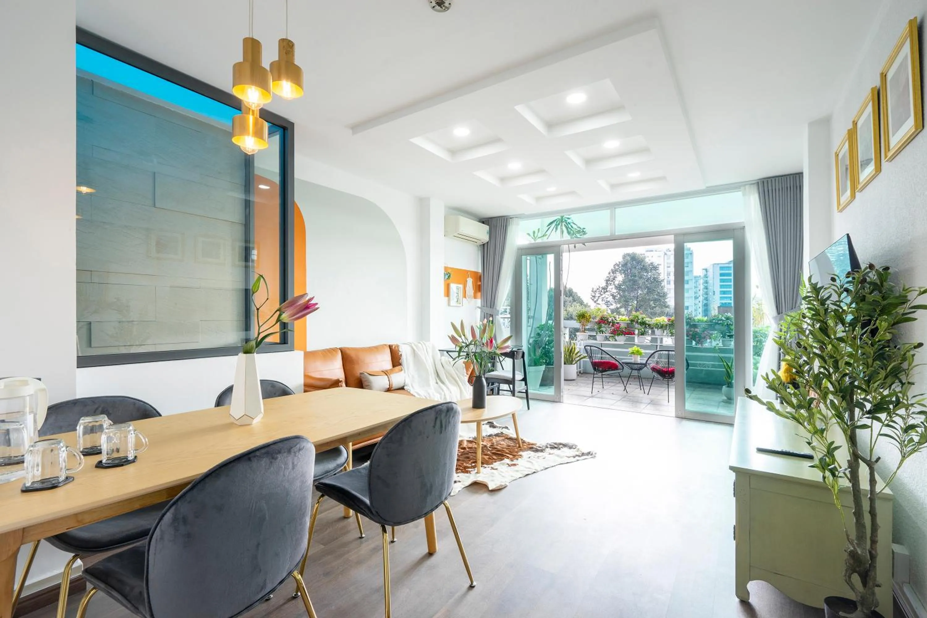 Living room in SAZI Church View Home - Free Nails HairWash