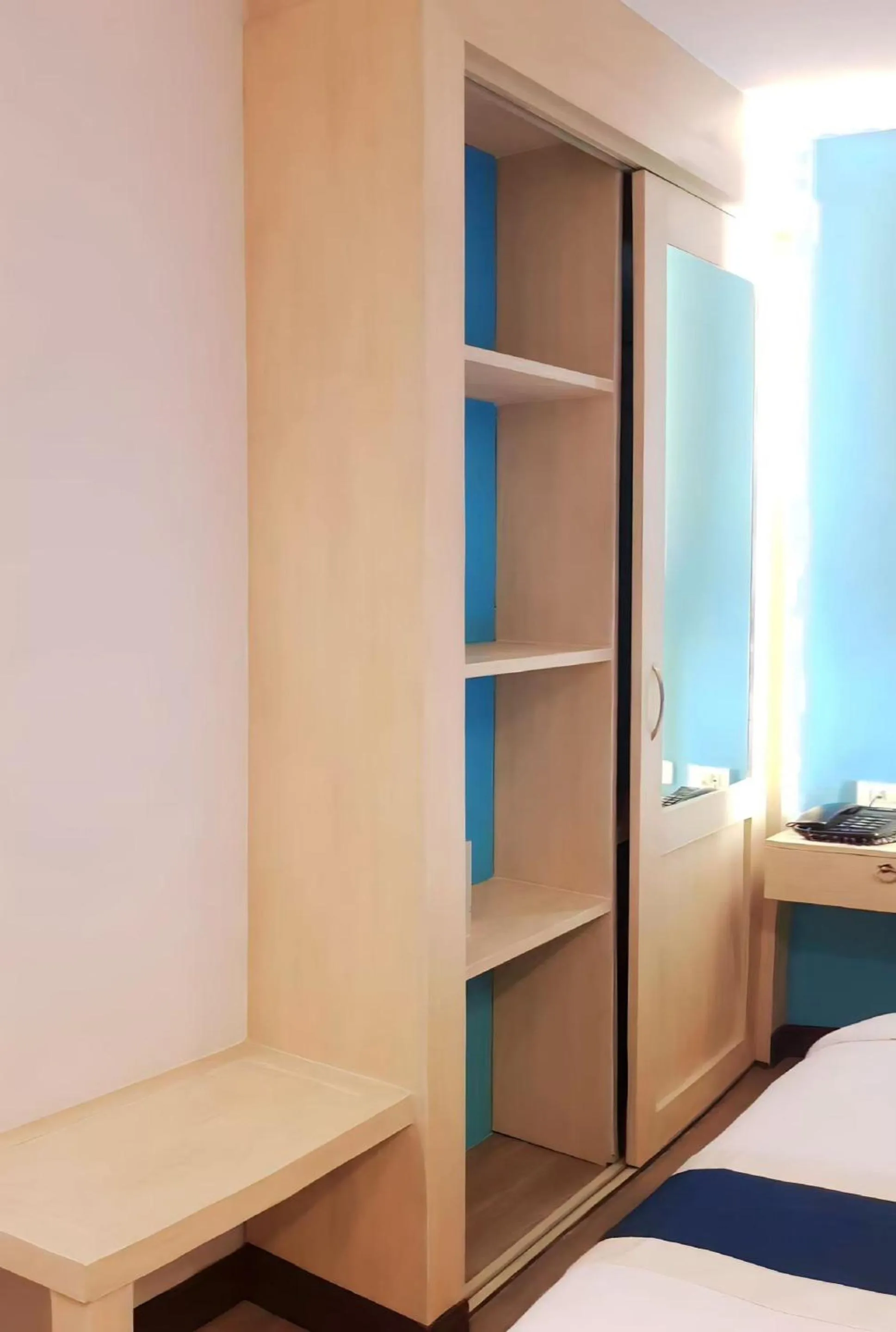 Guests, Bed in iCheck inn Chill Patong