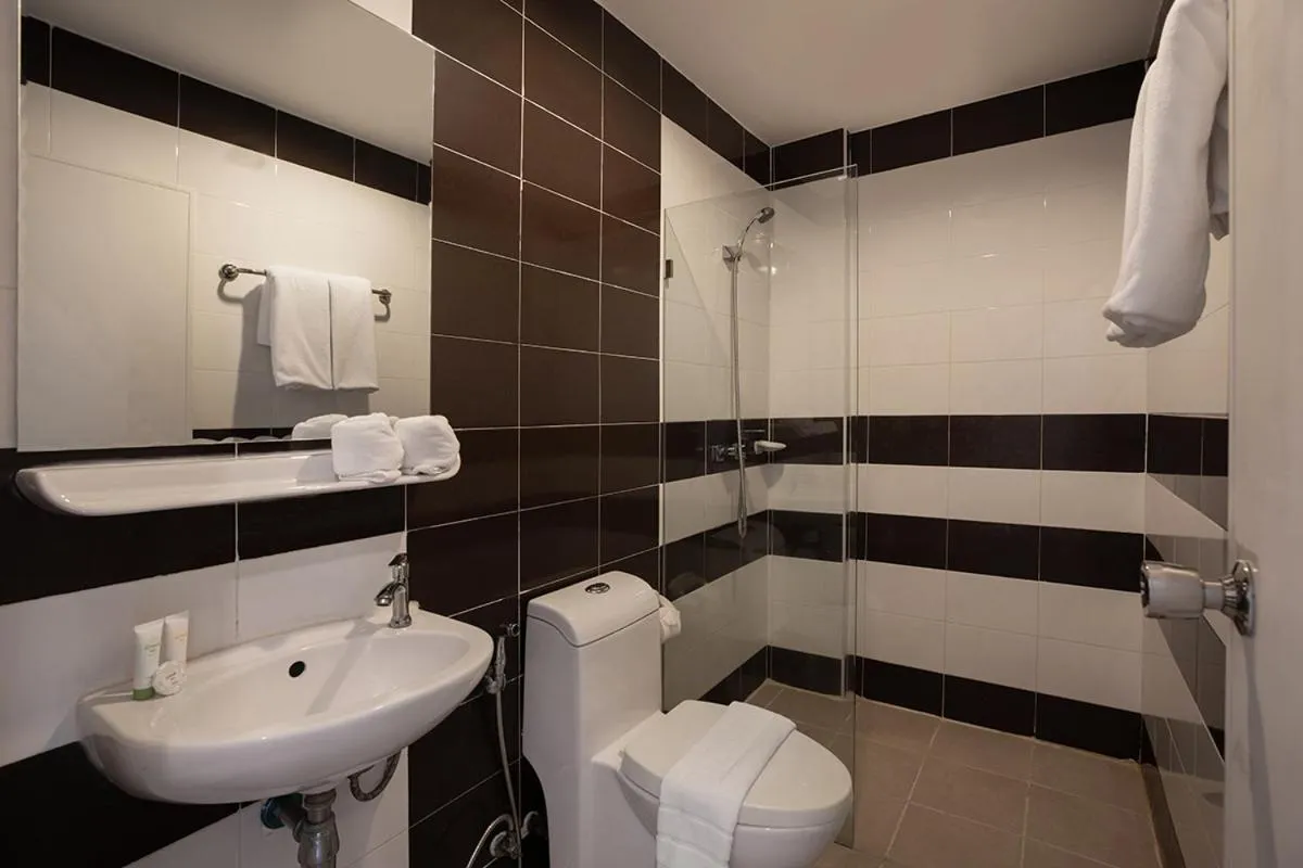 Shower in iCheck inn Chill Patong