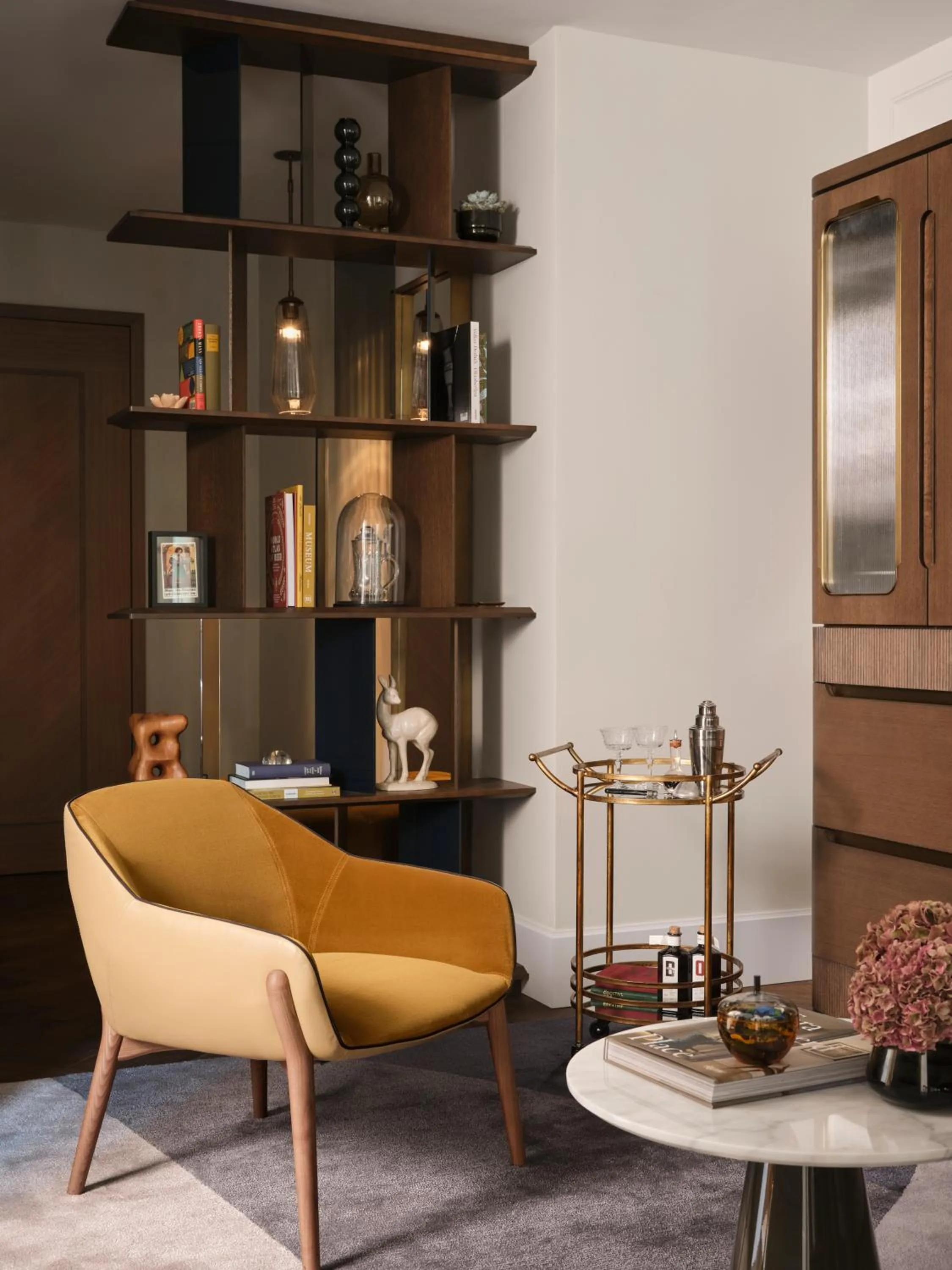 Seating area in Rosewood Munich