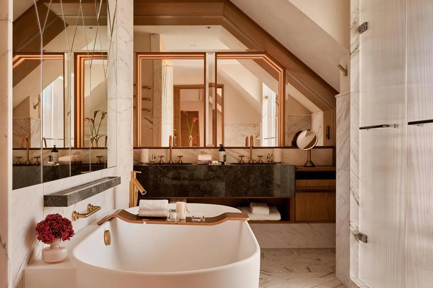 Bathroom in Rosewood Munich