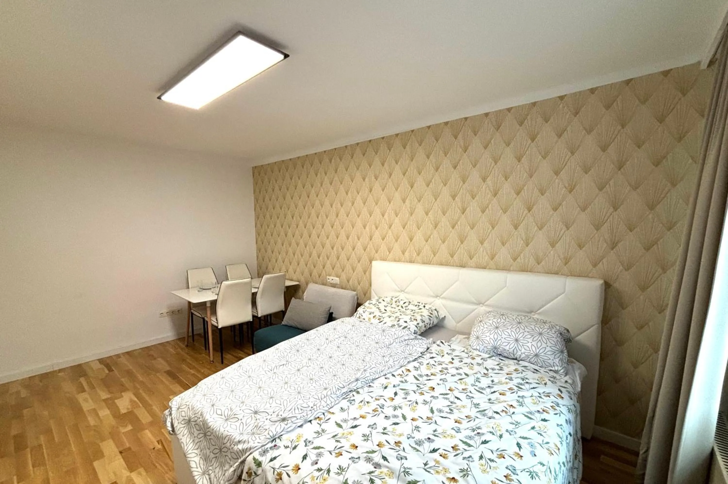 Exclusive serviced flat on Taborstraße