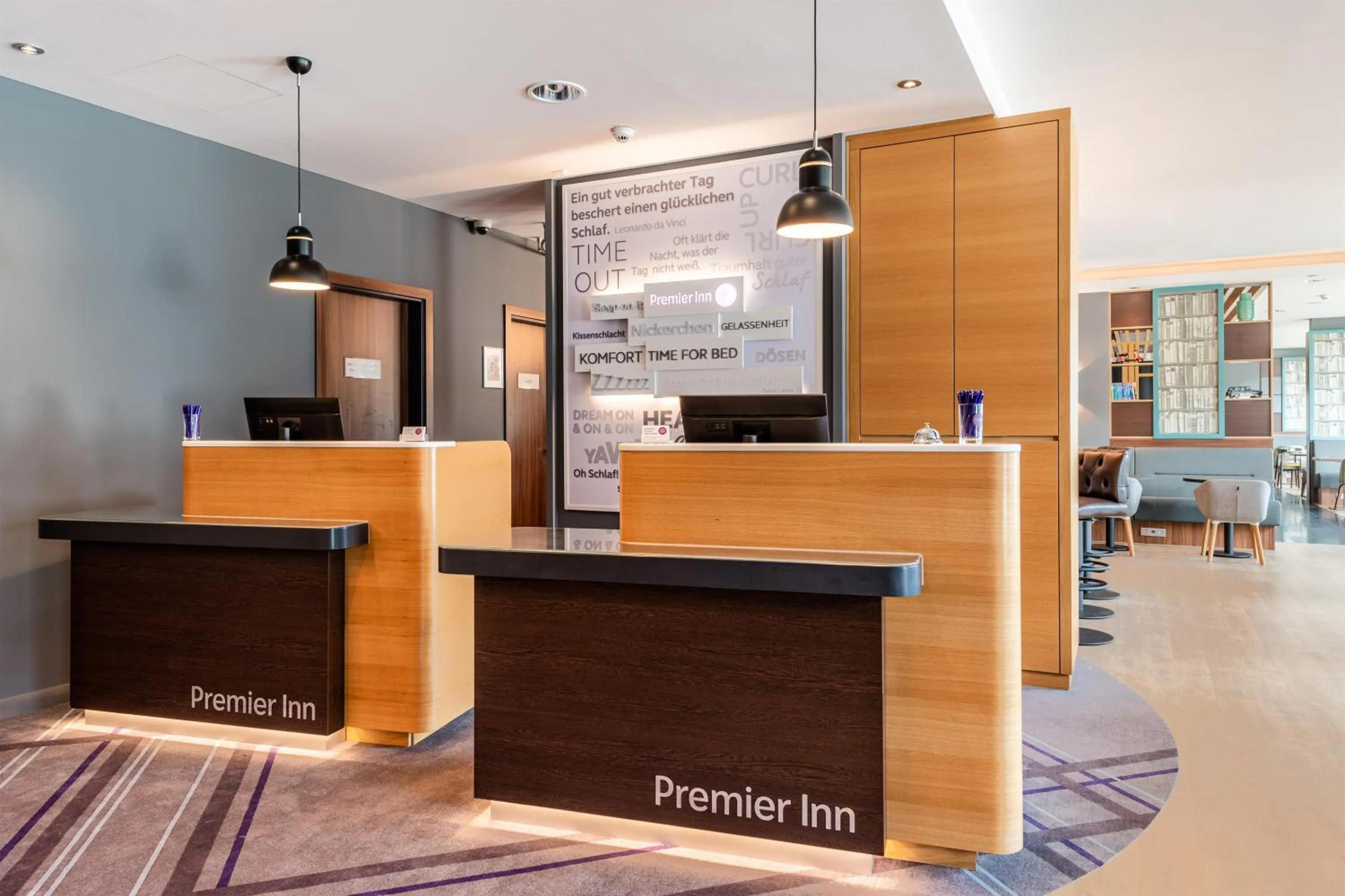 Lobby or reception in Premier Inn Stuttgart Airport
