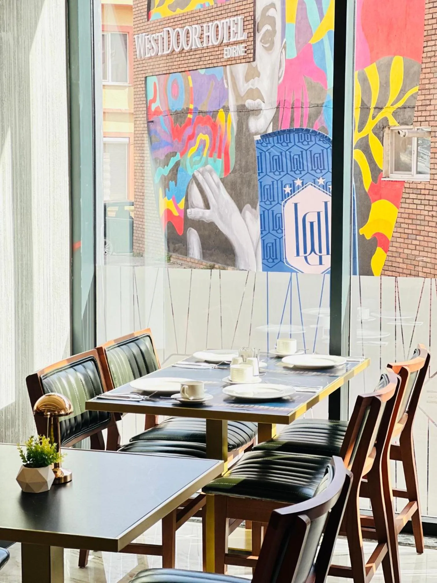 Restaurant/places to eat in WestDoor Hotel