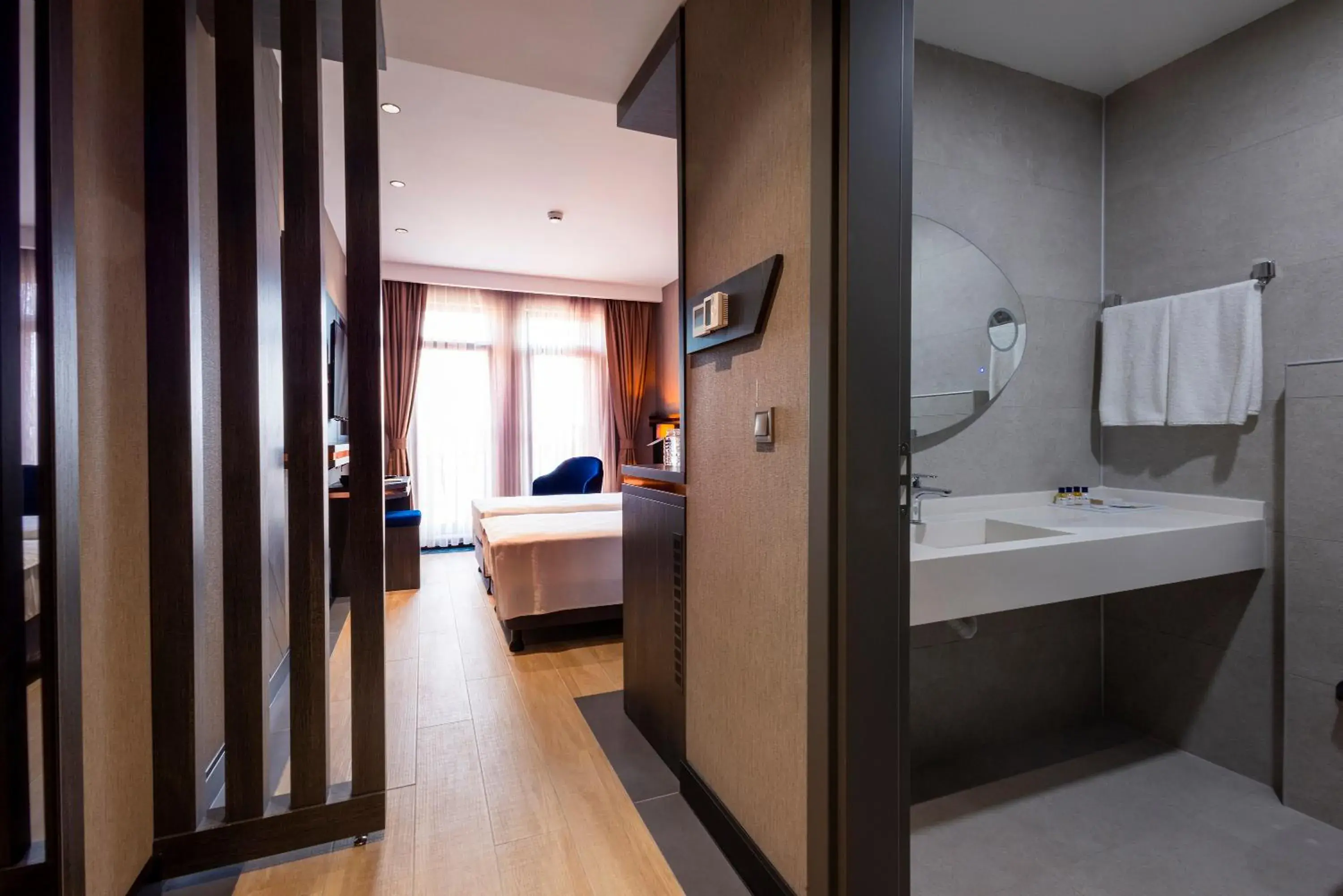 Deluxe Twin Room - single occupancy in WestDoor Hotel Deluxe Twin Room - single occupancy in WestDoor Hotel