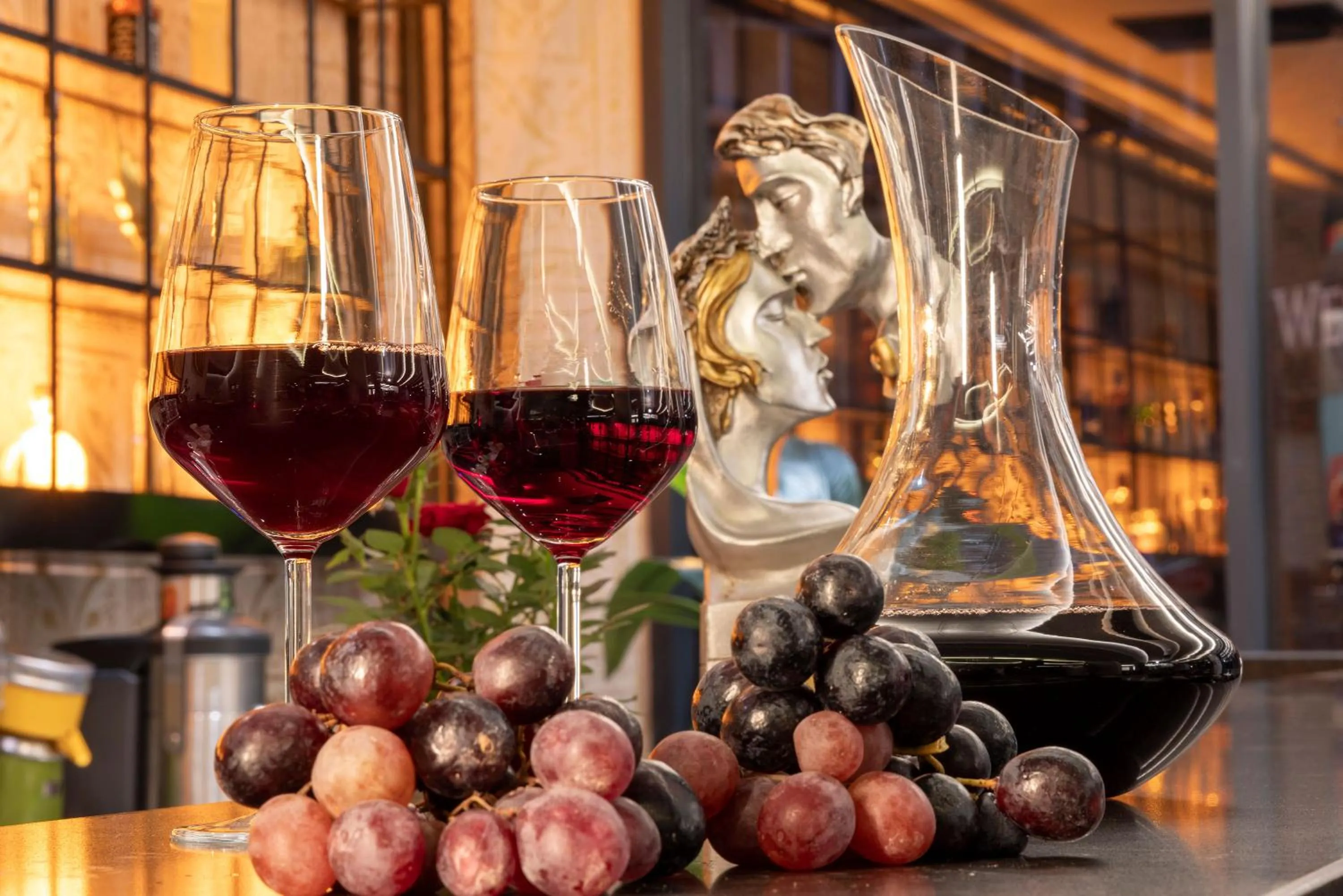 Restaurant/places to eat in WestDoor Hotel