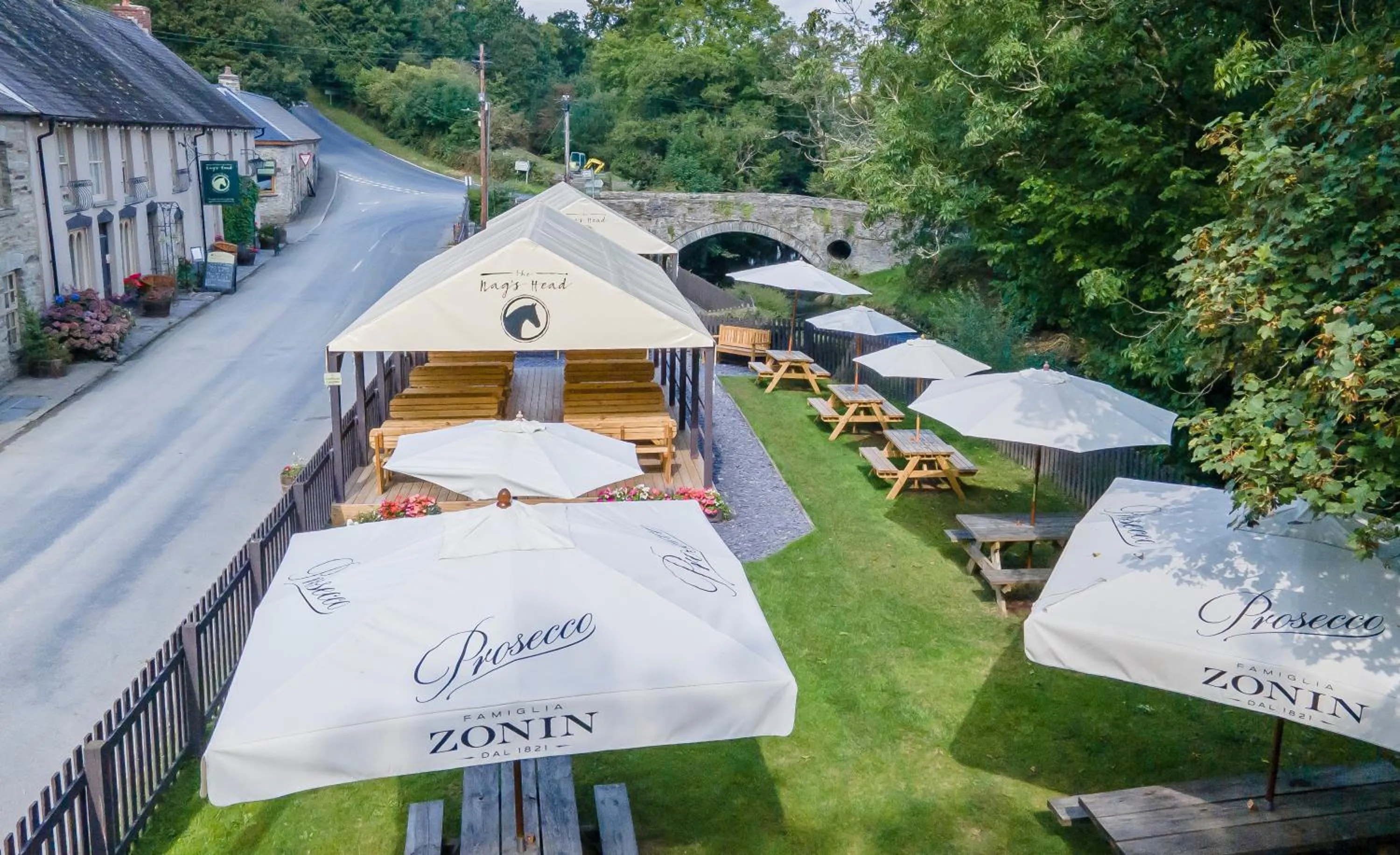 Day in The Nags Head Inn