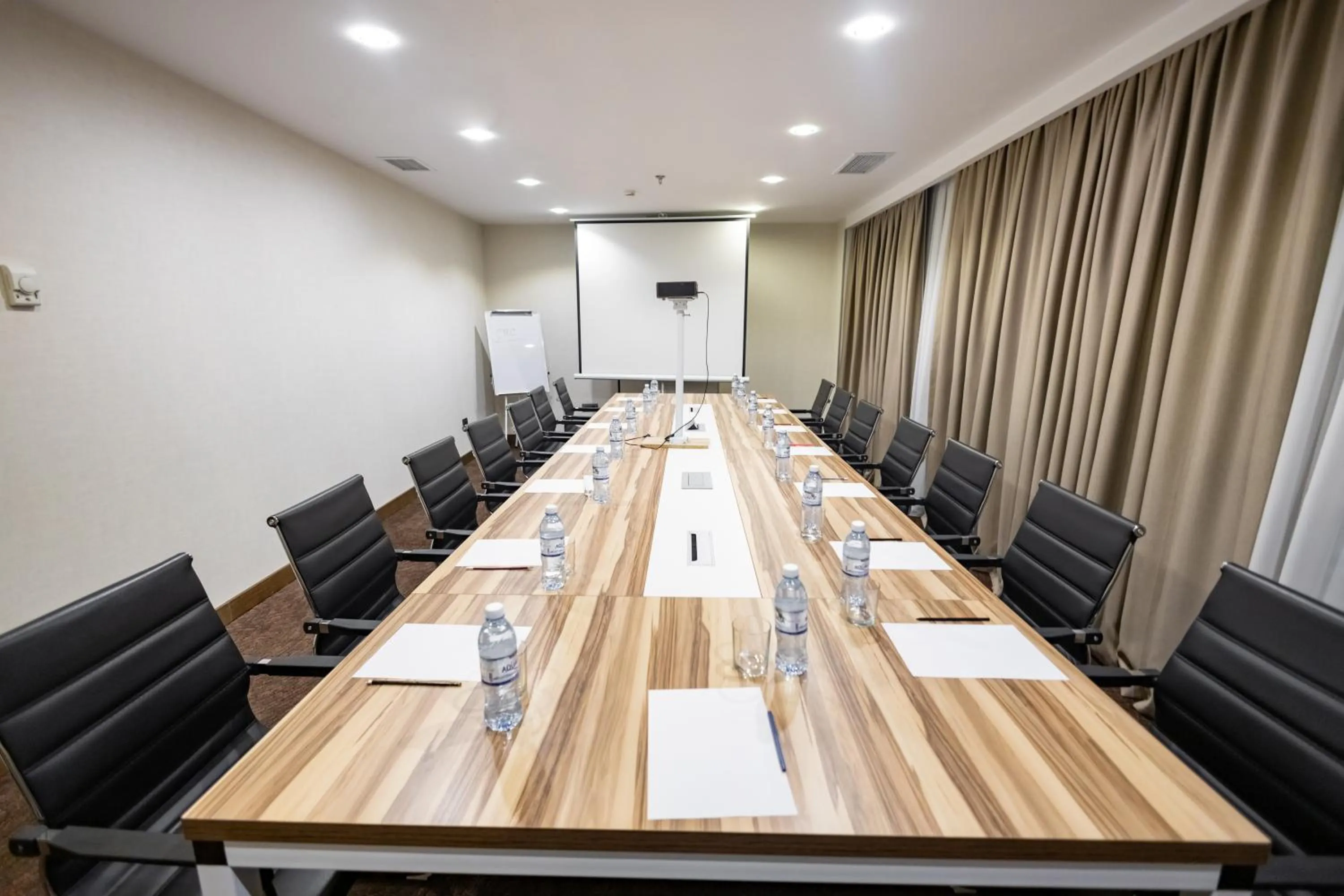 Meeting/conference room in The Diamond Hotel Baku