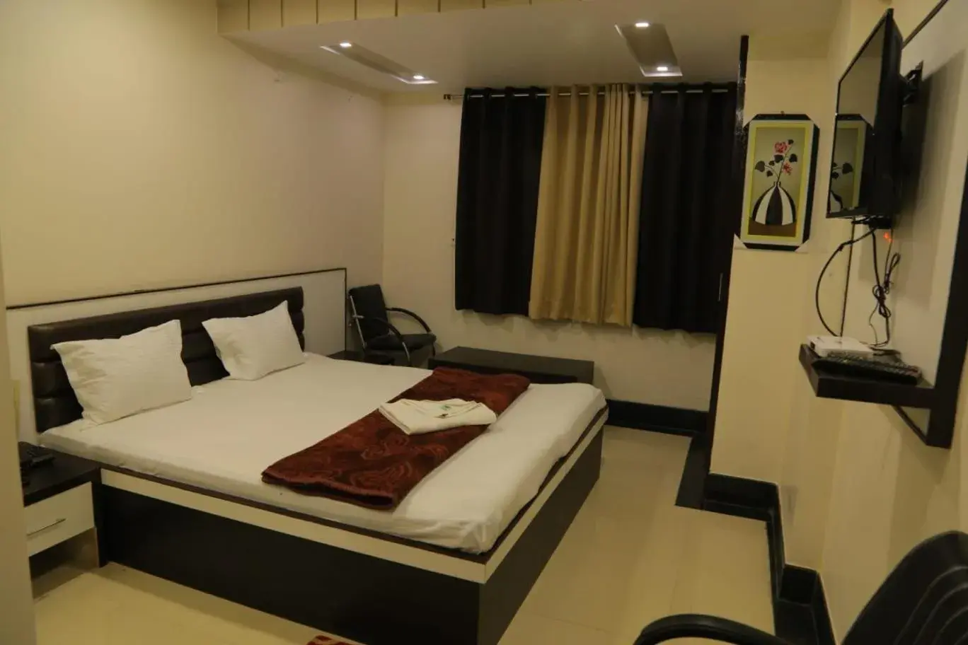 Deluxe Double Room in Venus Hotel 5 Minute Walking Distance from Dargah Deluxe Double Room in Venus Hotel 5 Minute Walking Distance from Dargah
